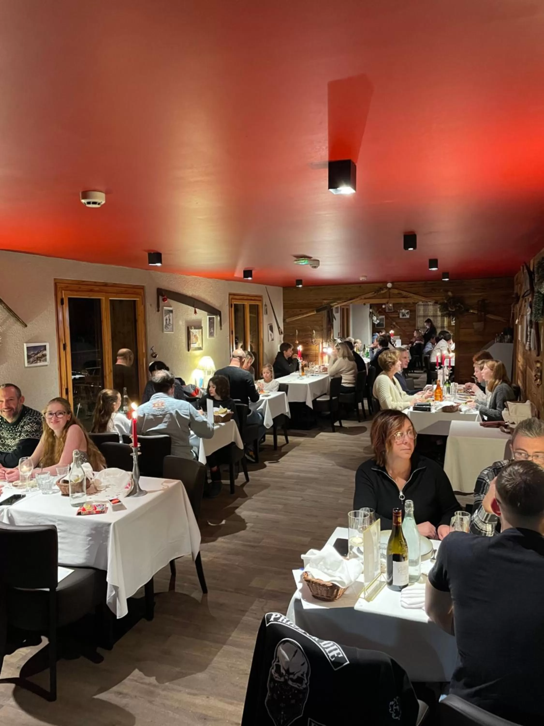 Restaurant/Places to Eat in L'Escale (accès en télécabine)