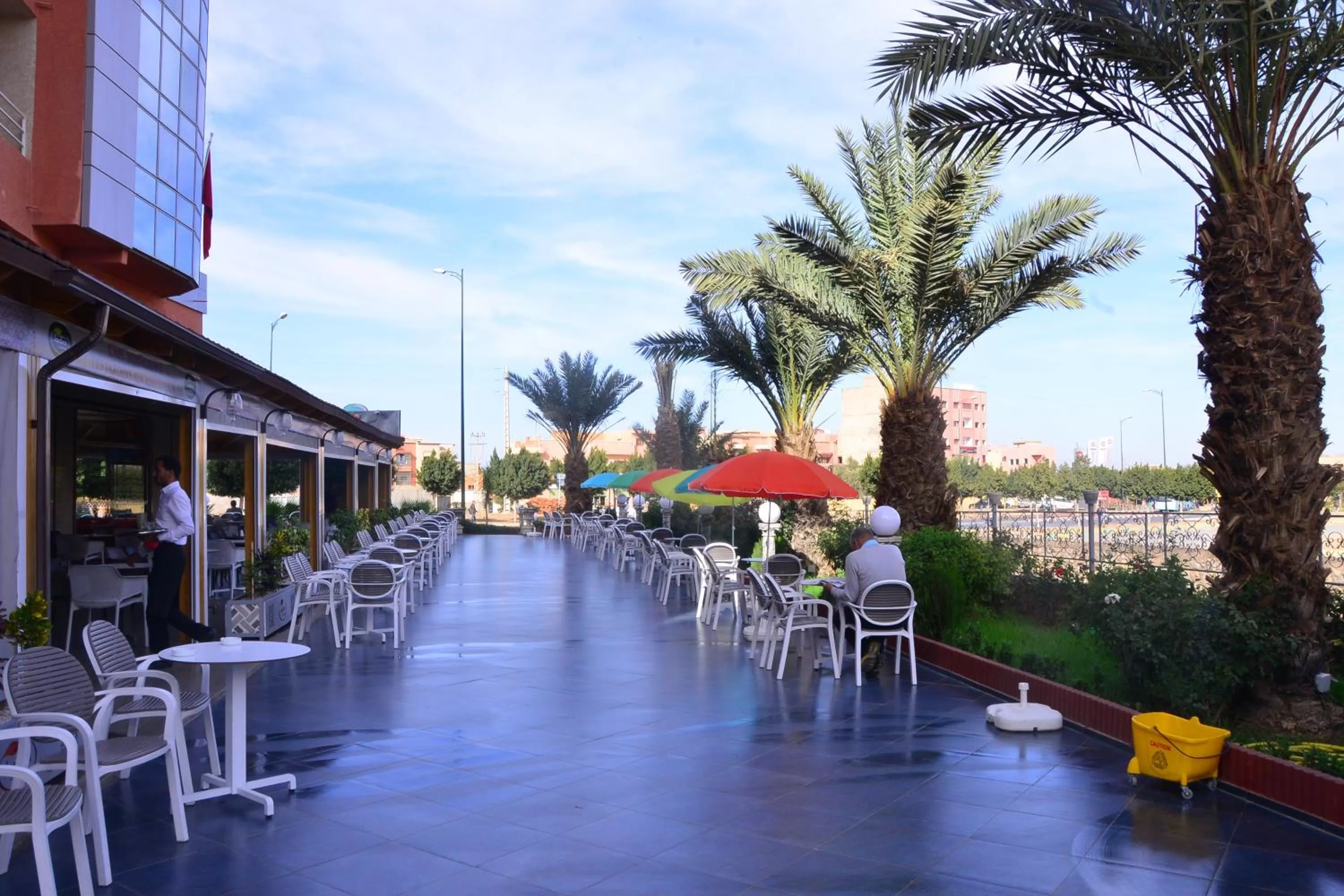 Hôtel Hadaik Ain Asserdoune