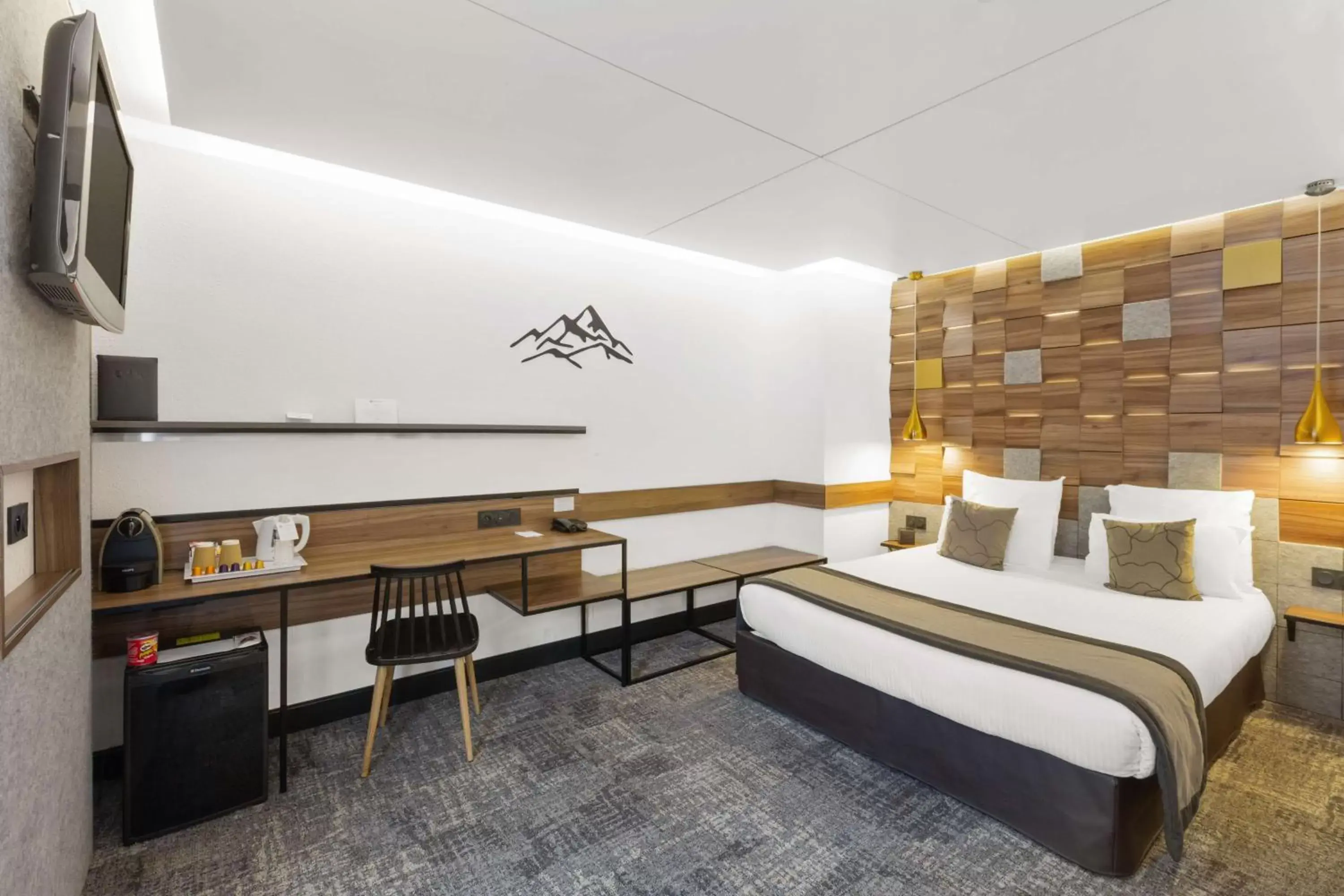 Junior Suite in Moxy Annecy Junior Suite in Moxy Annecy