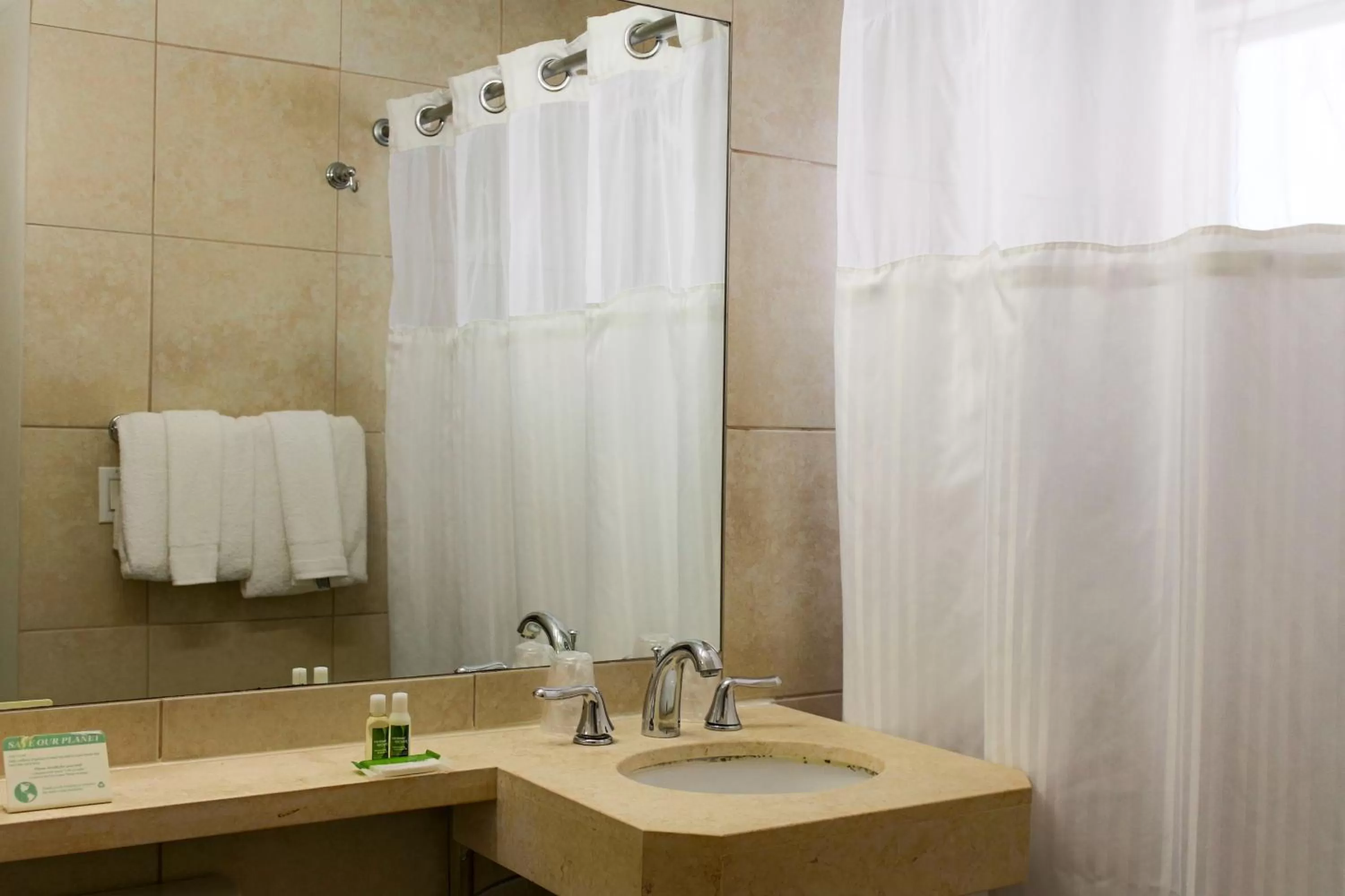 Bathroom in Collins Hotel