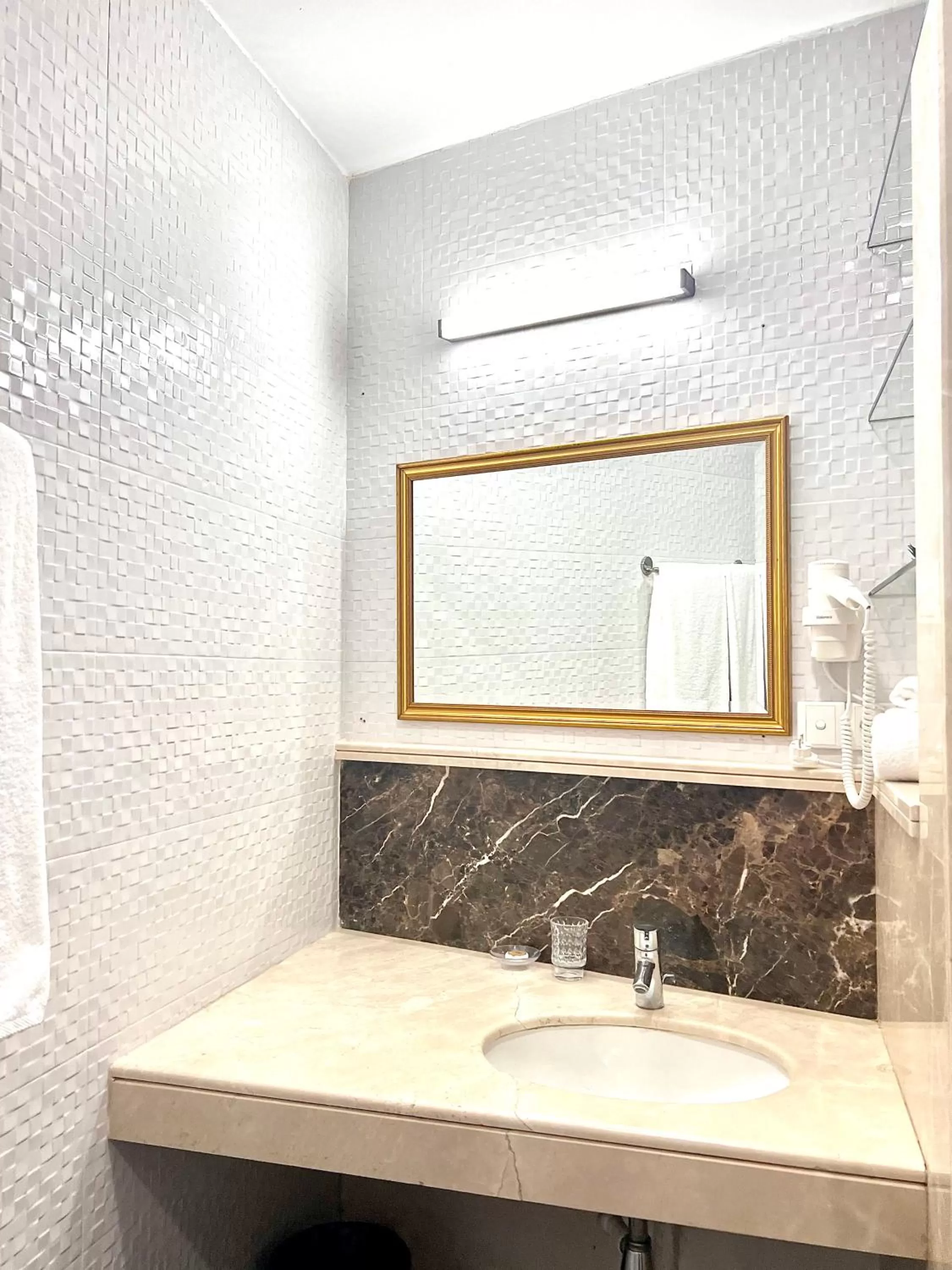 Bathroom in Octava Boutique Hotel