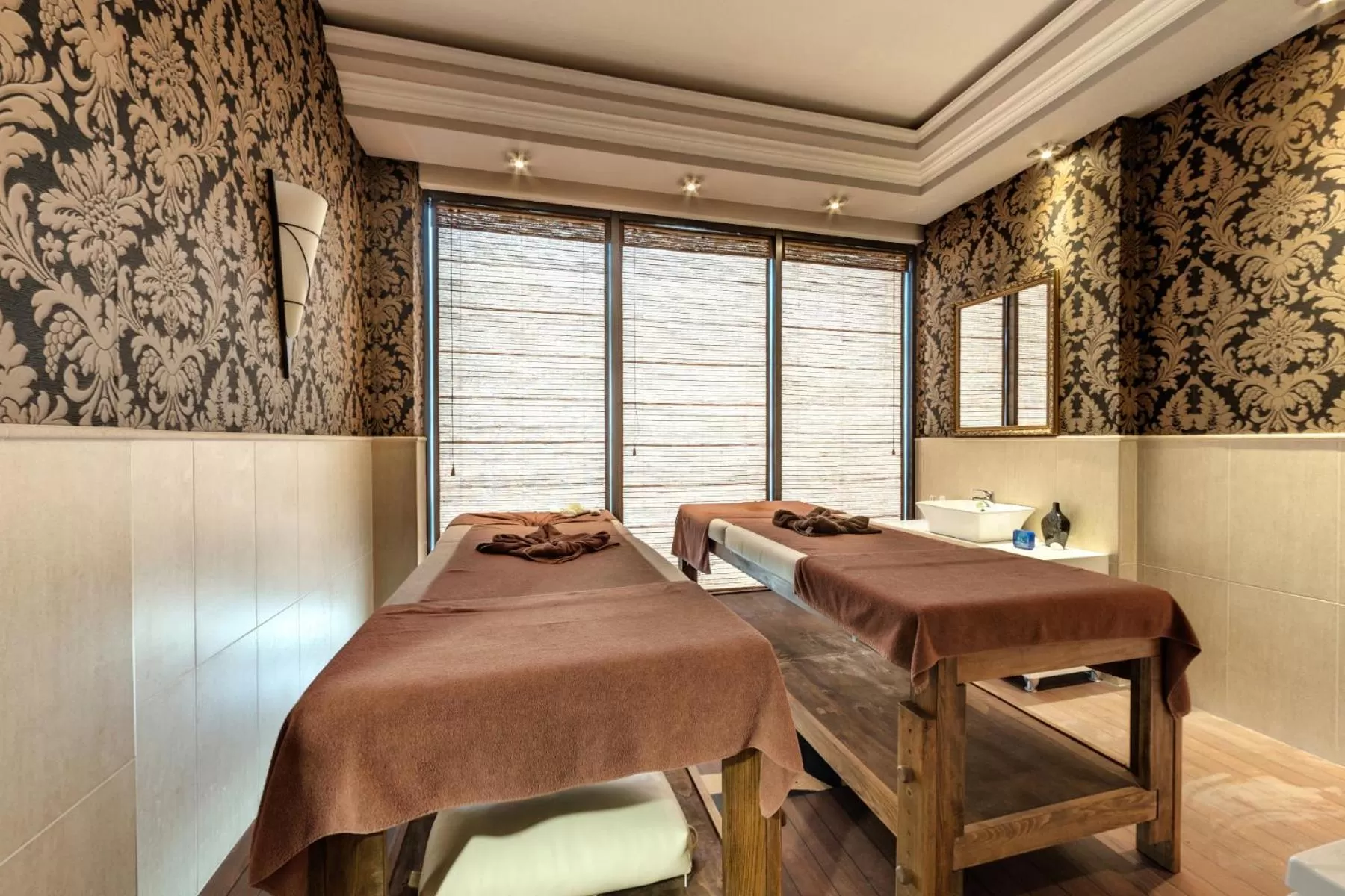 Massage in Penelopa Palace Apart Hotel & SPA