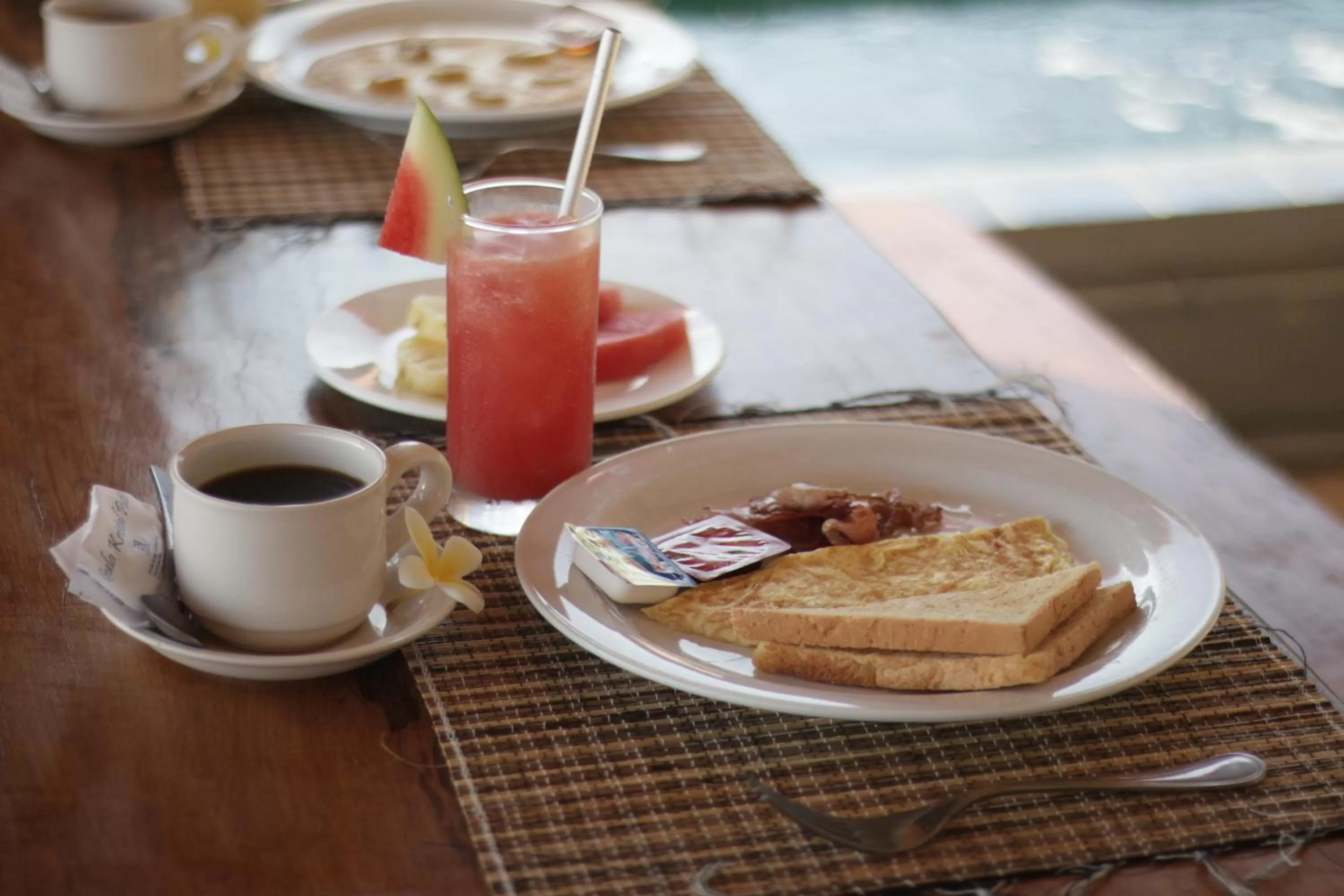 Food and drinks in D'Muncuk Huts Lembongan