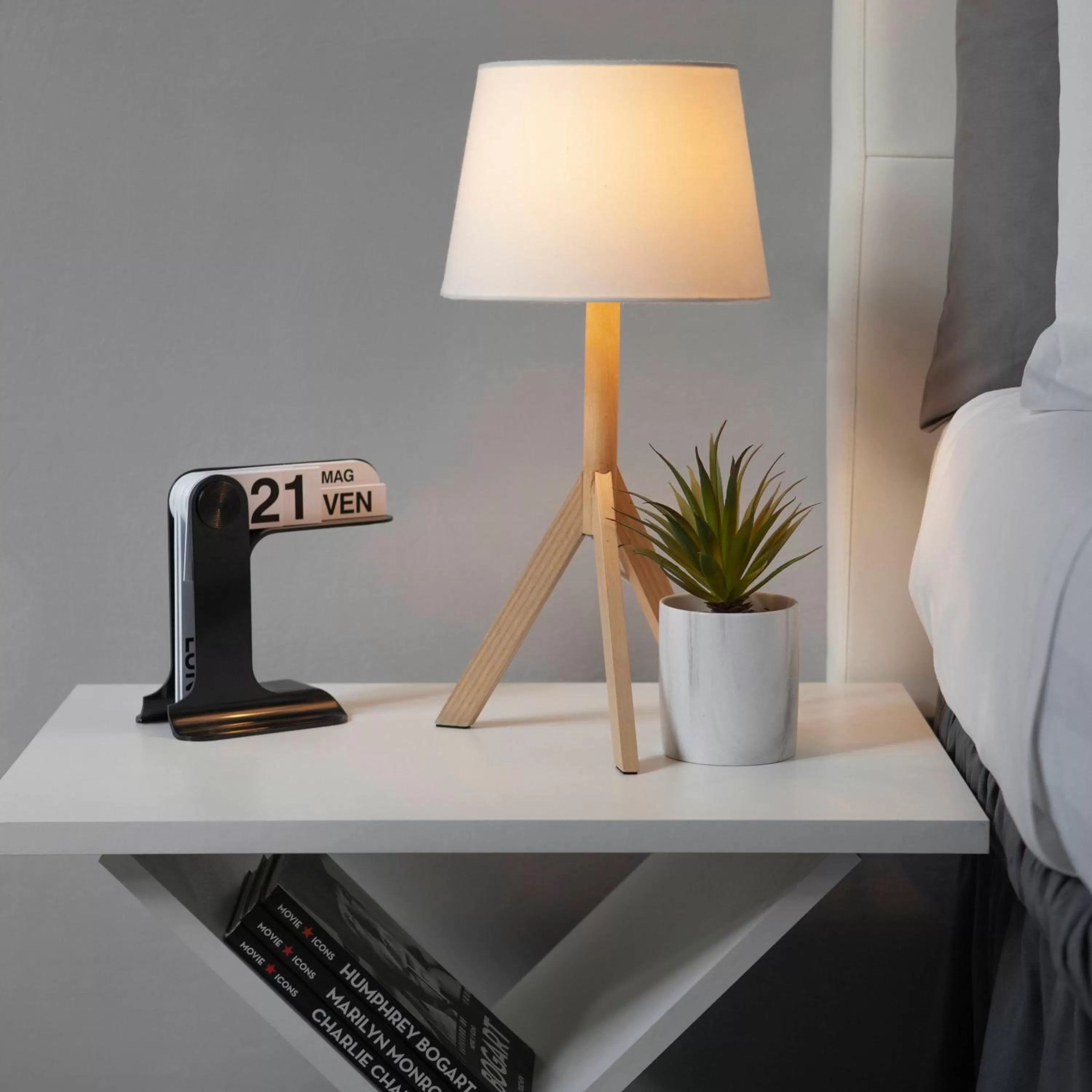 Decorative detail, Bed in 3B Firenze Centro