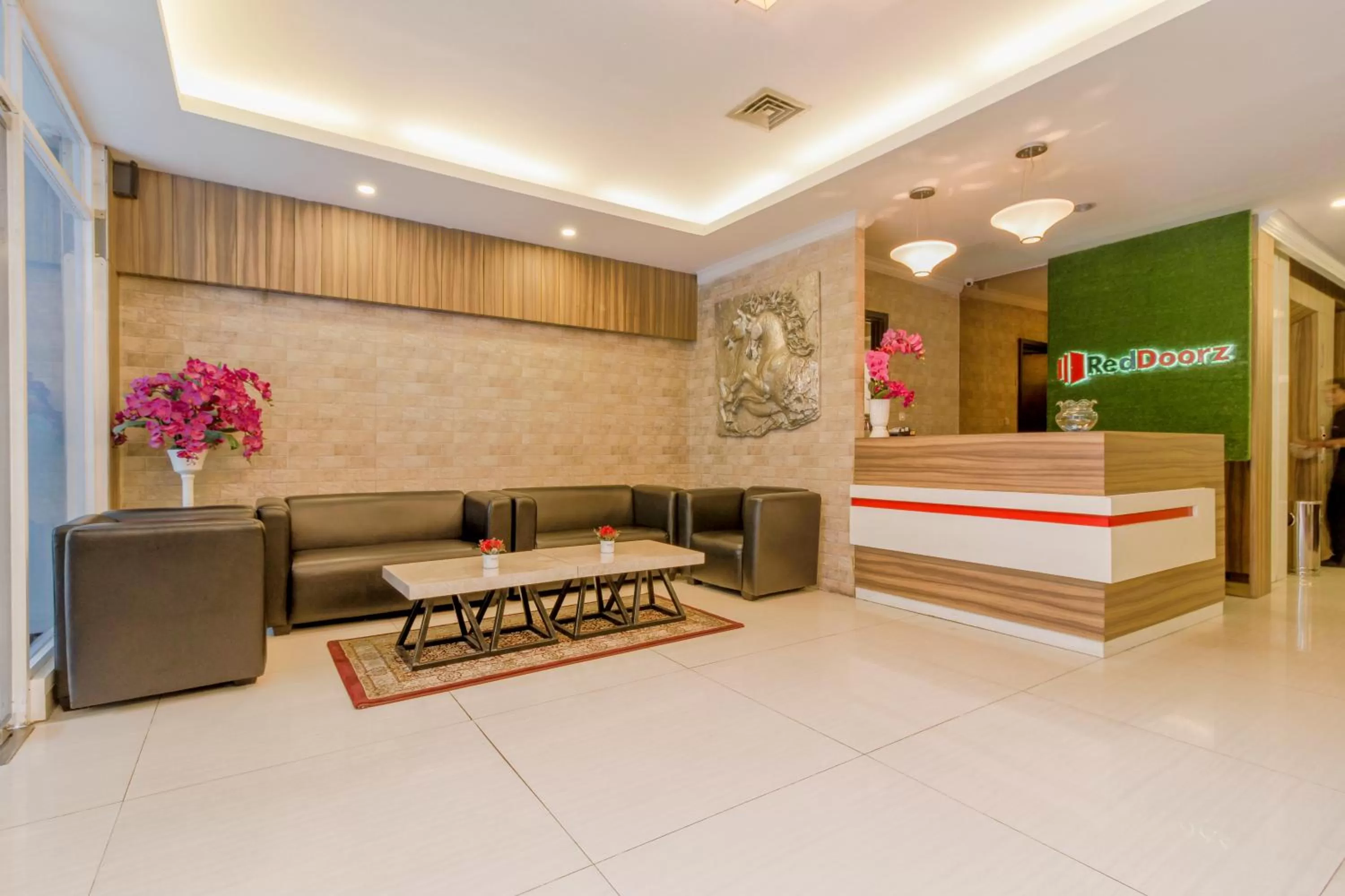 Lobby or reception in RedDoorz Plus @ Thamrin