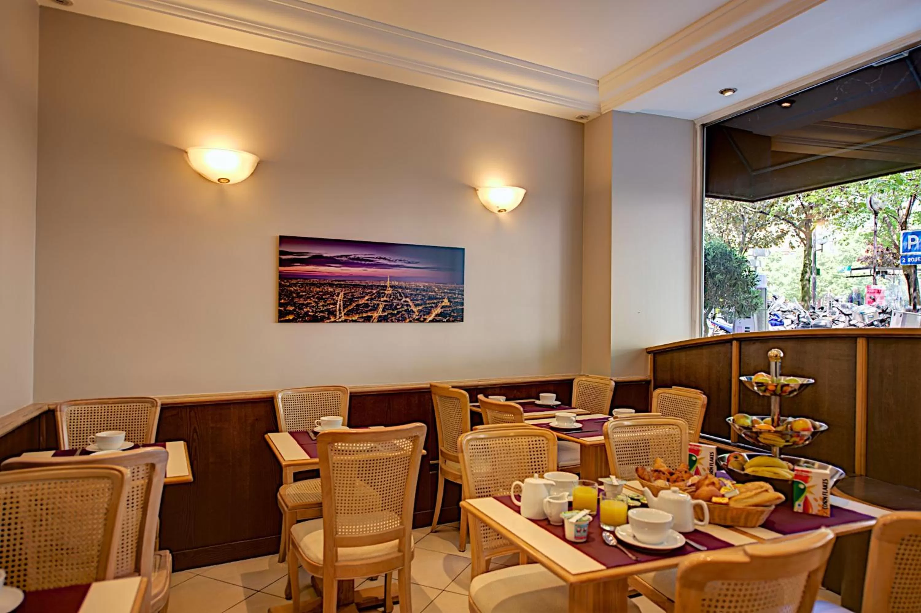 Restaurant/places to eat in Hôtel Du Midi Paris Montparnasse