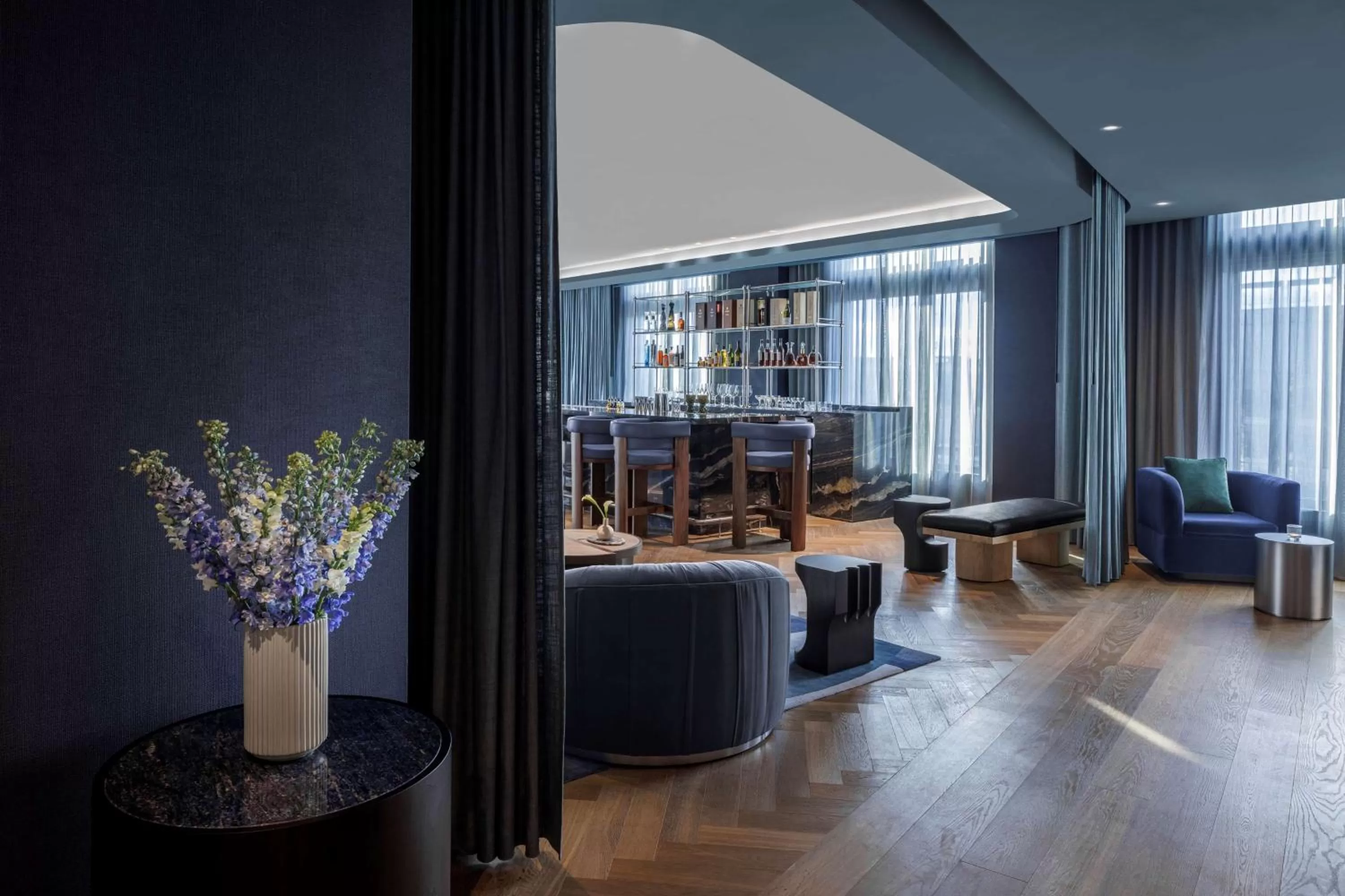 Lounge or bar in The Morrow Washington Dc, Curio Collection By Hilton