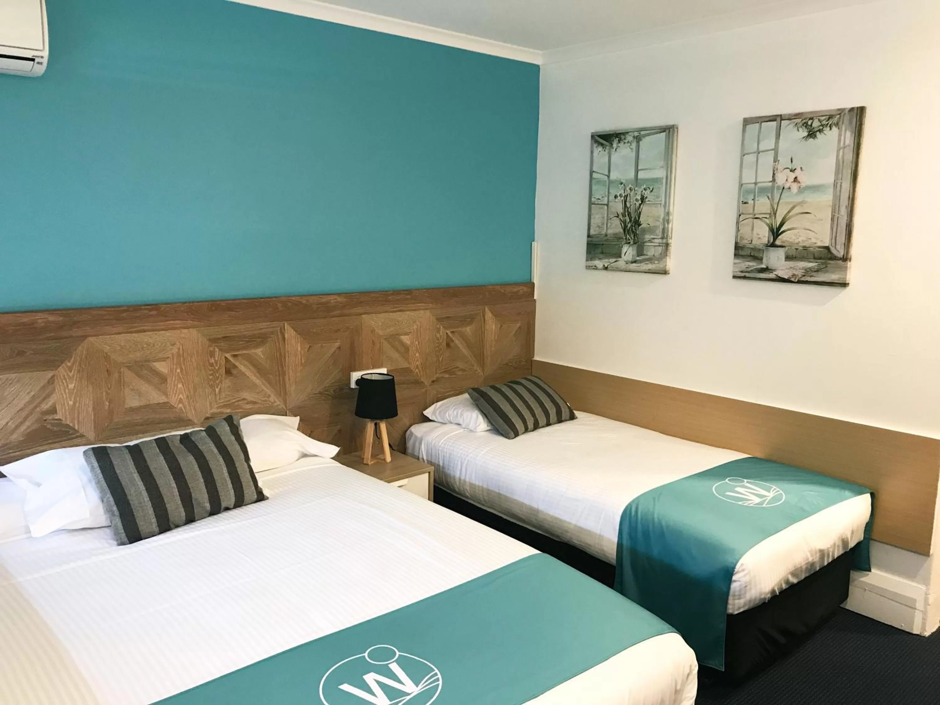 Standard Queen Room - Roadside in Mariners on the Waterfront