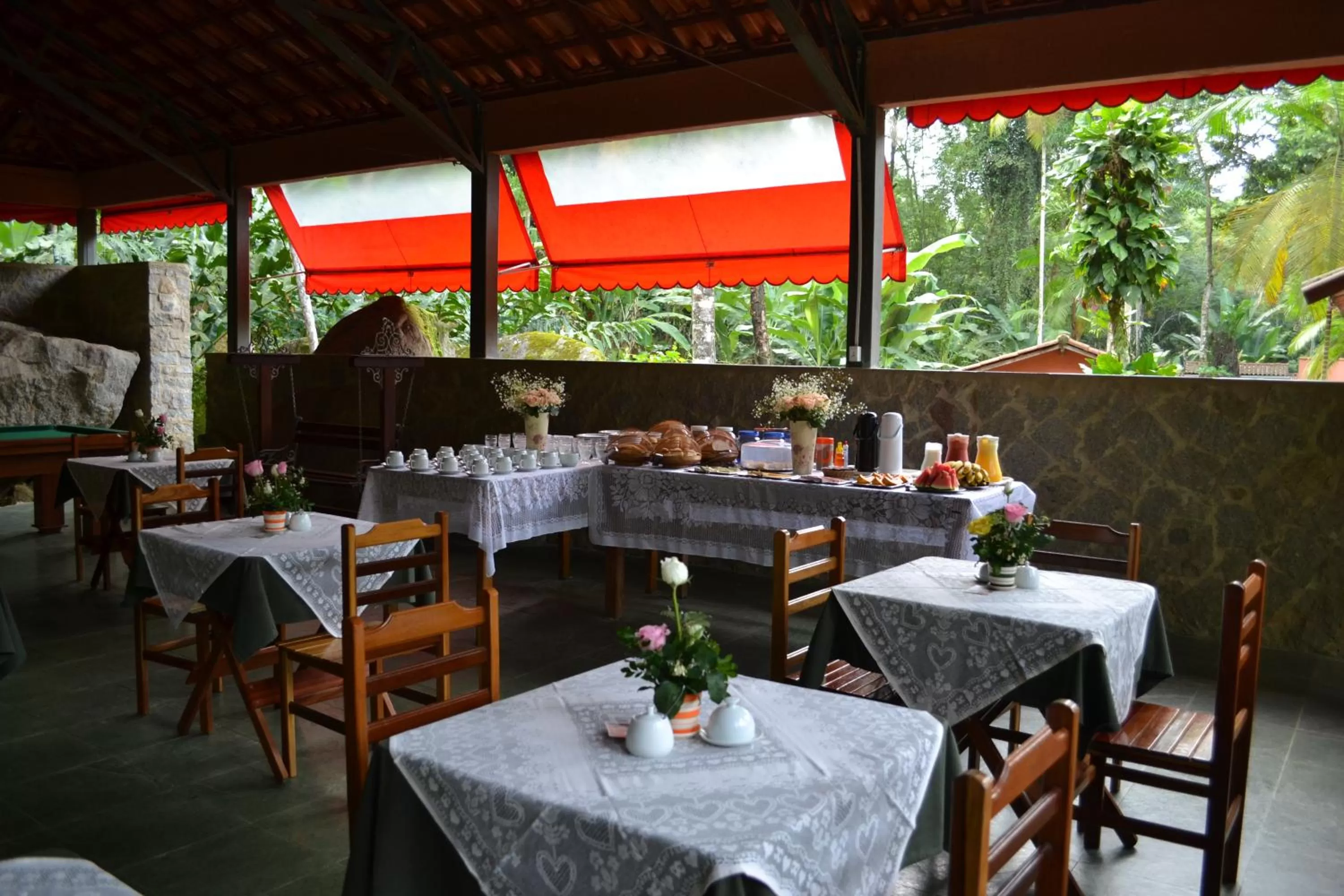 Restaurant/places to eat in Pousada Canto do Curió Paraty