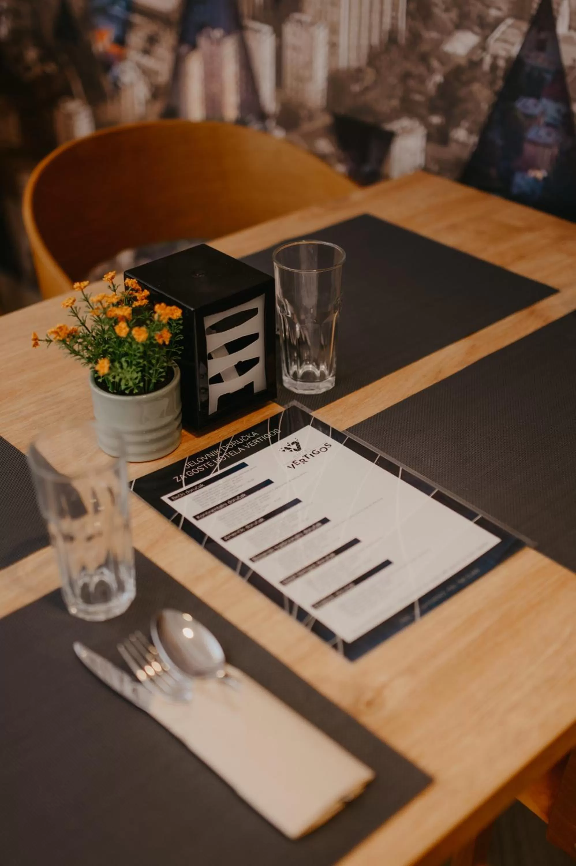 Restaurant/places to eat in Hotel Vertigos