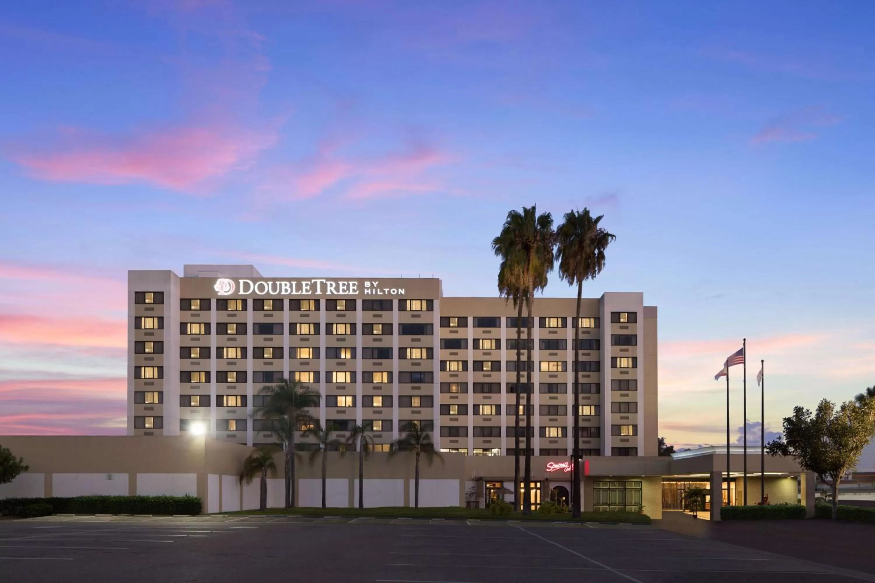 Property building in DoubleTree by Hilton Los Angeles Norwalk