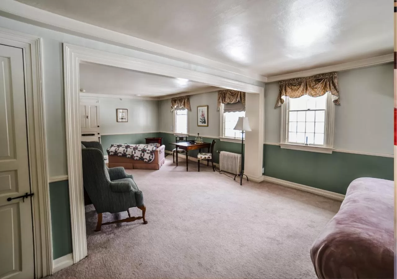 Seating Area in Adair Country Inn & Restaurant