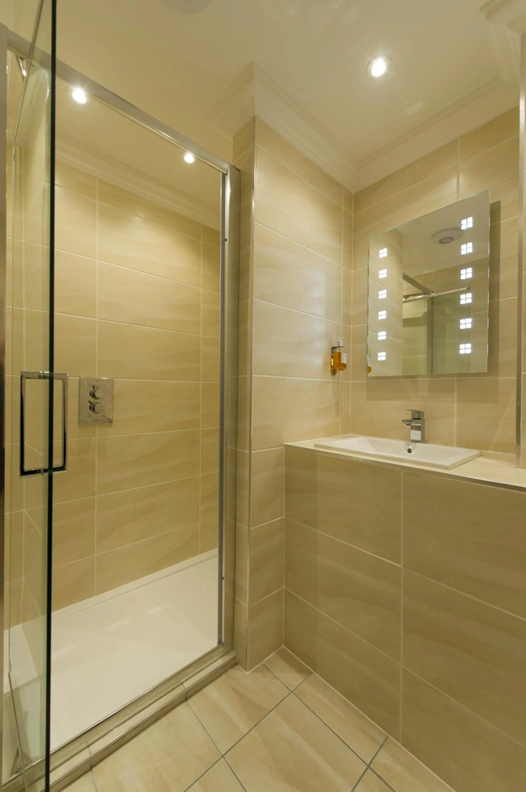 Bathroom in The Devon Hotel