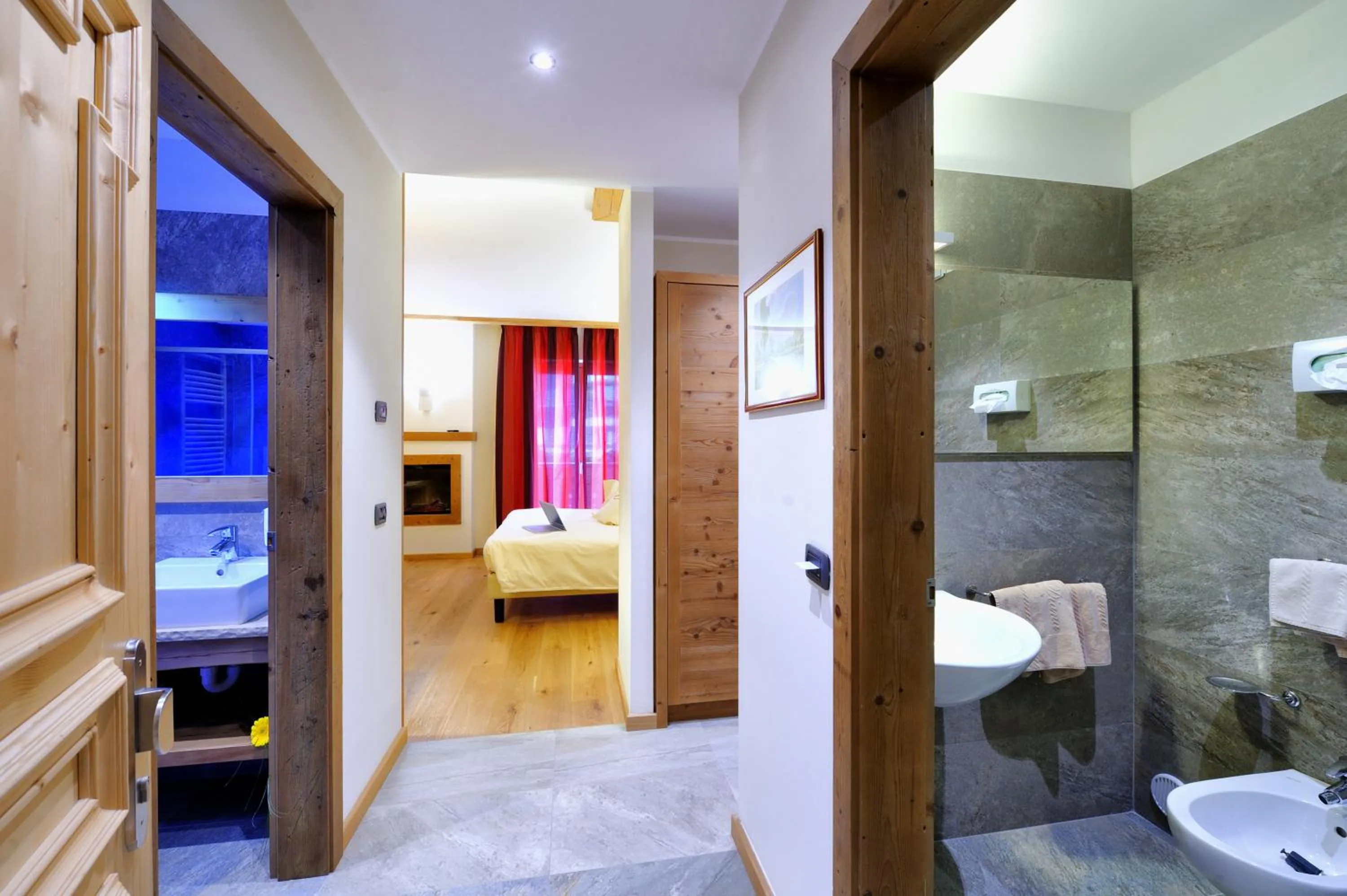 Bathroom, Bed in Boutique Hotel Diana