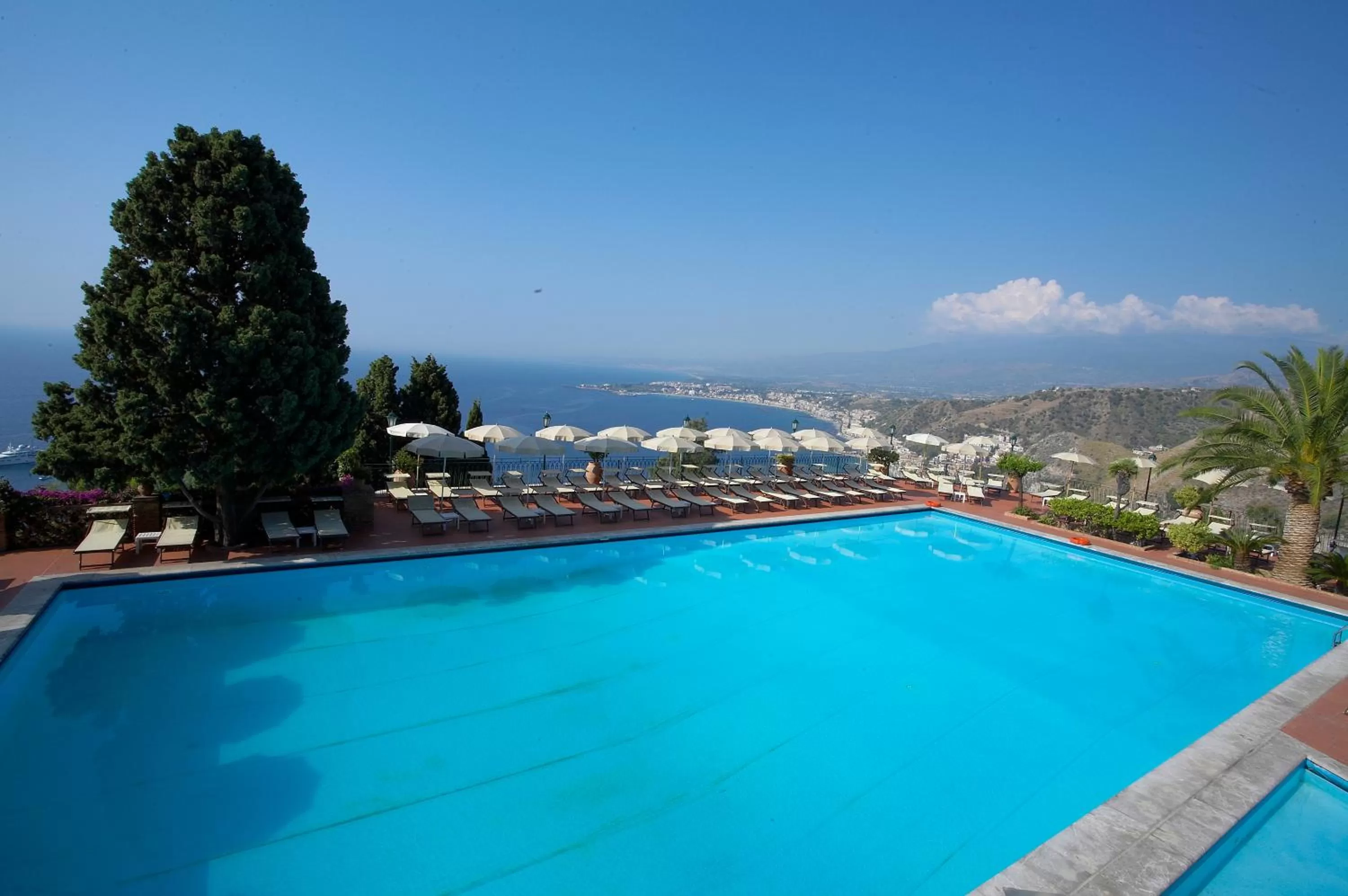 Swimming pool in Hotel Villa Diodoro