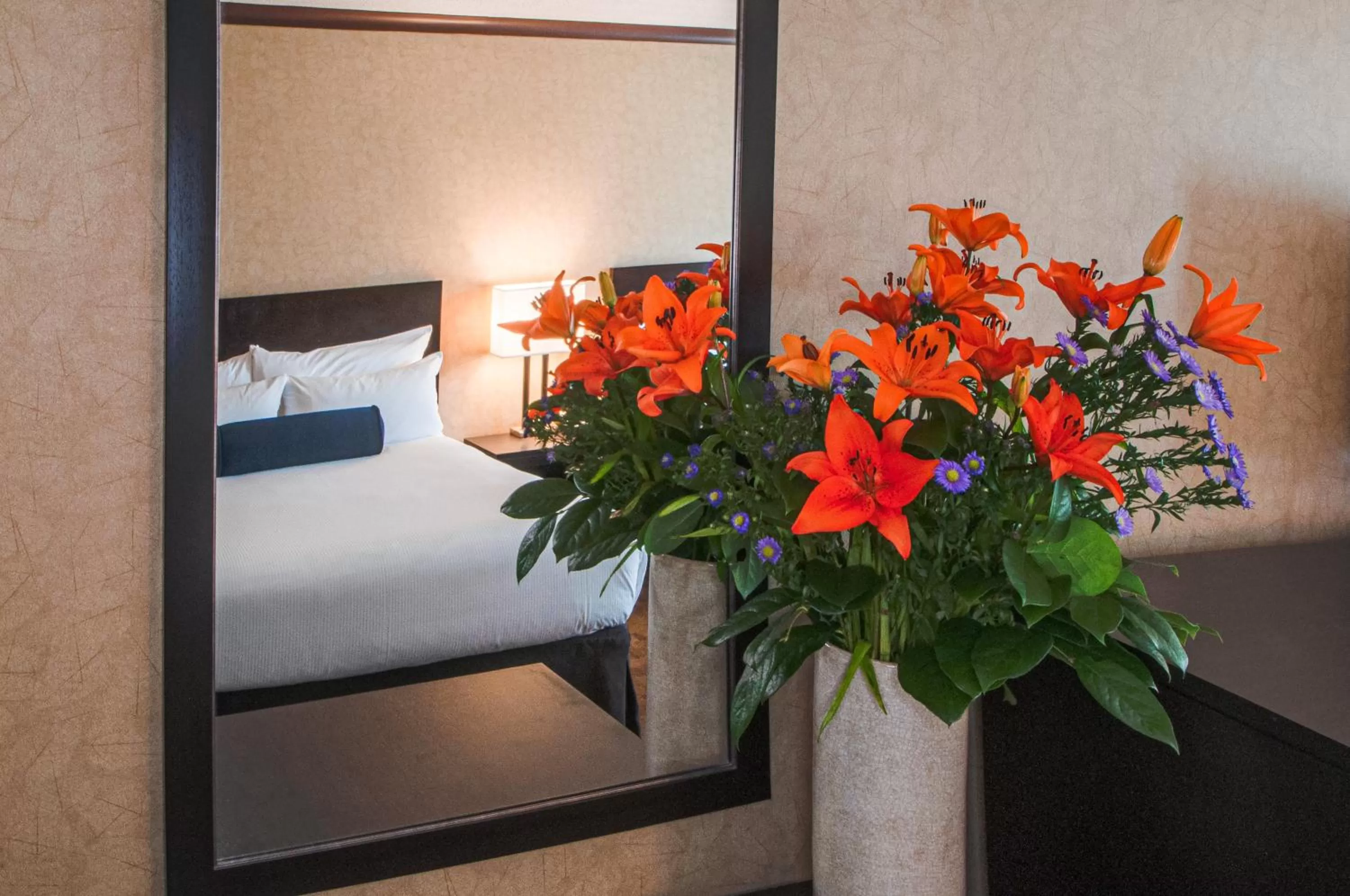 Classic Queen Room in Rimrock Banff, Emblems Collection