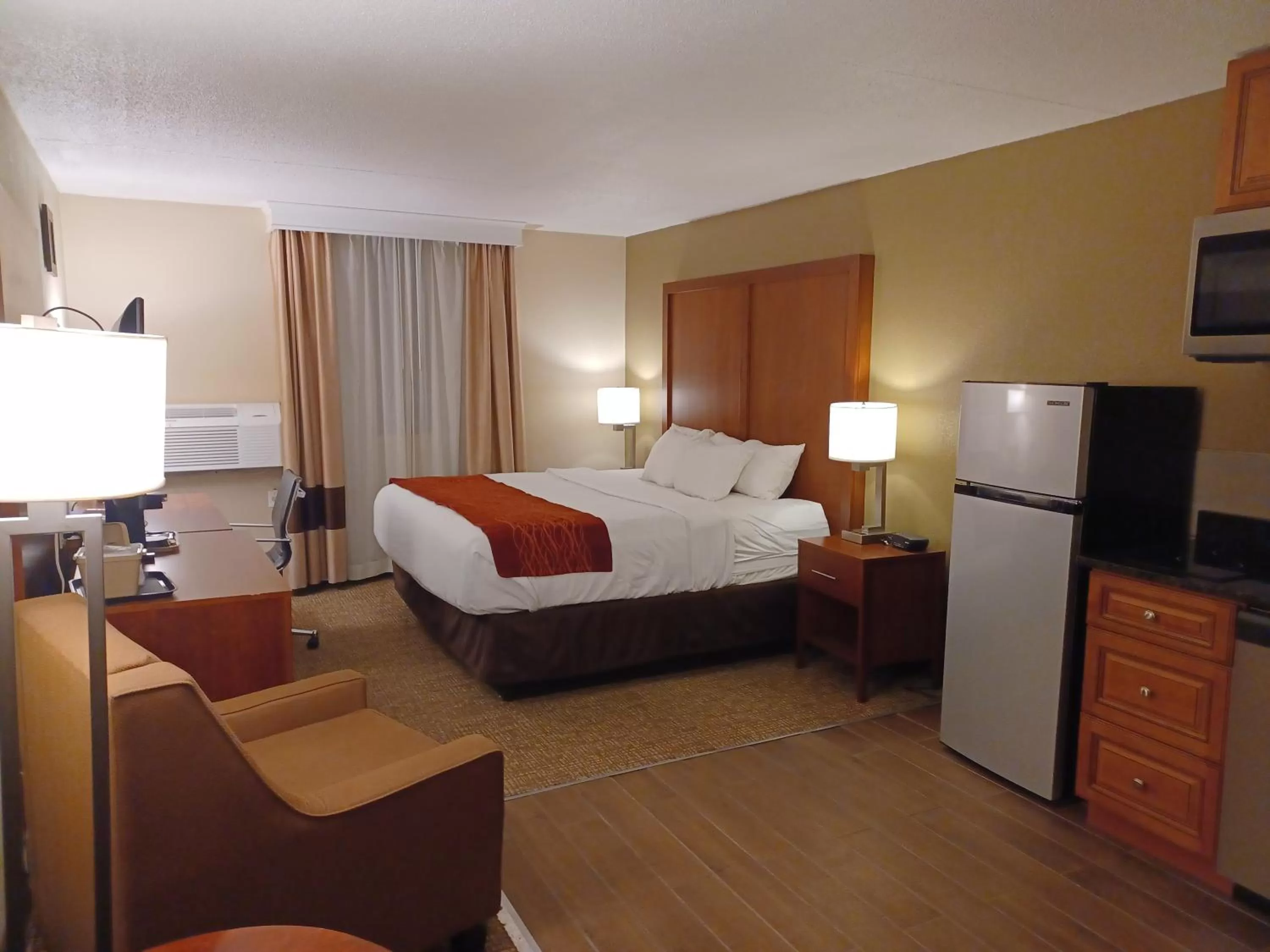 Superior Queen Room with Refrigerator - Non Smoking in Comfort Inn & Suites Triadelphia - Wheeling