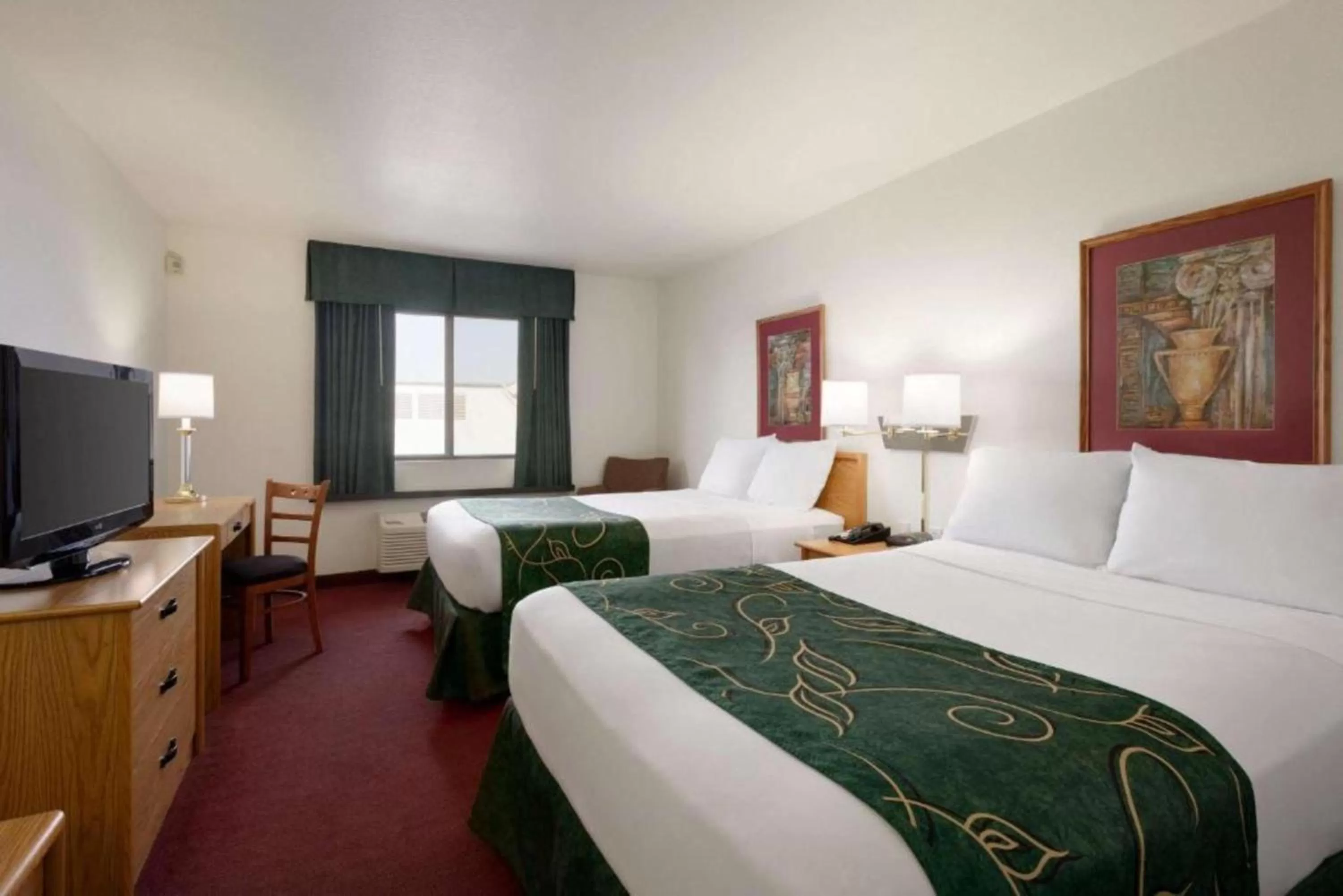 Bed in Travelodge by Wyndham Hermiston