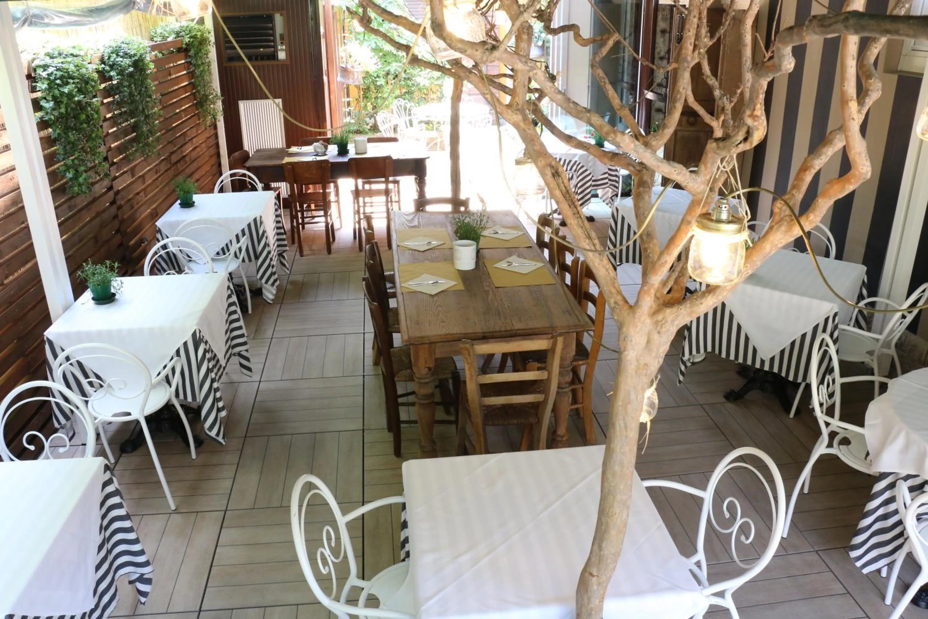 Restaurant/places to eat in Hotel Bardolino