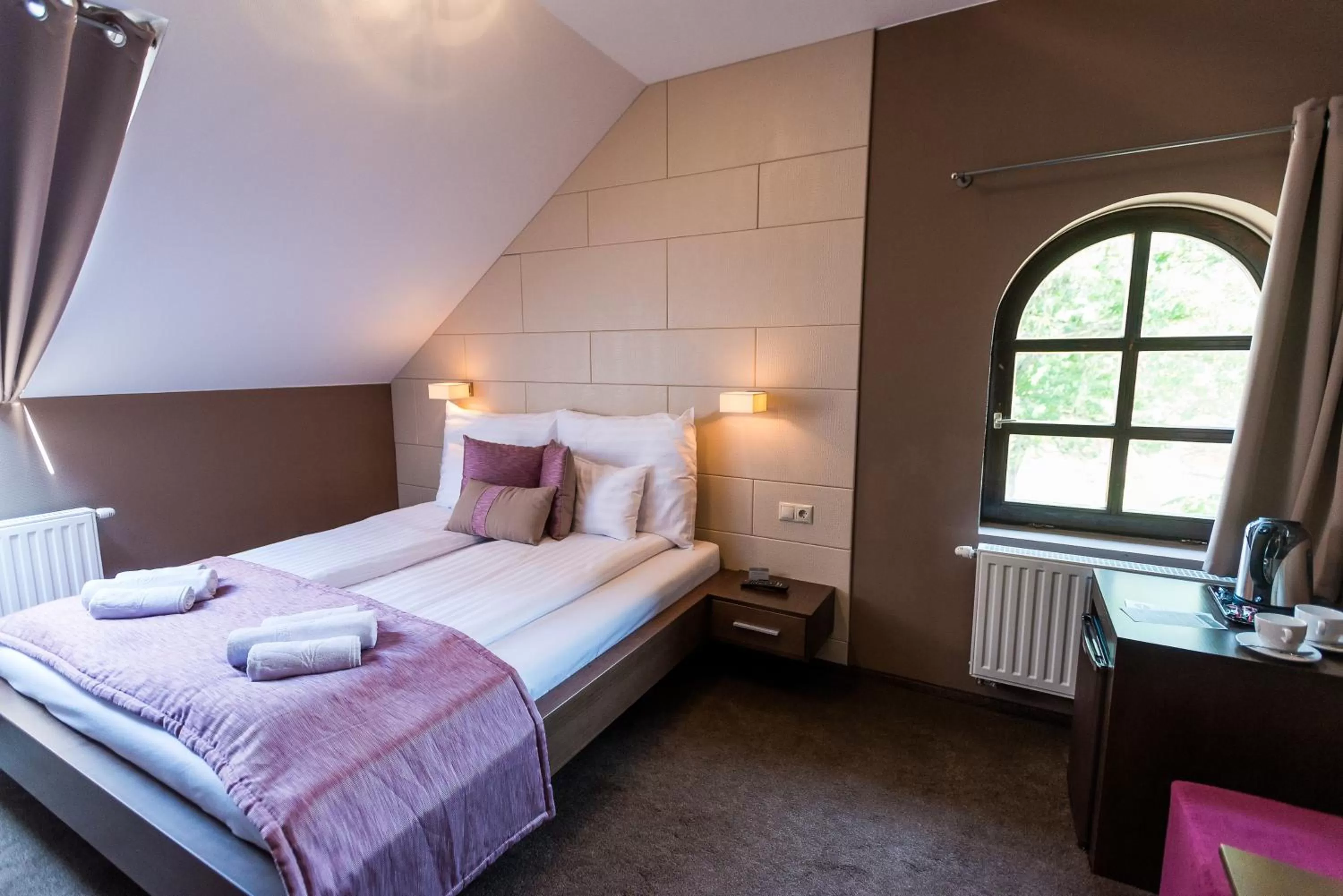 Bedroom, Bed in Hotel Fürdőház