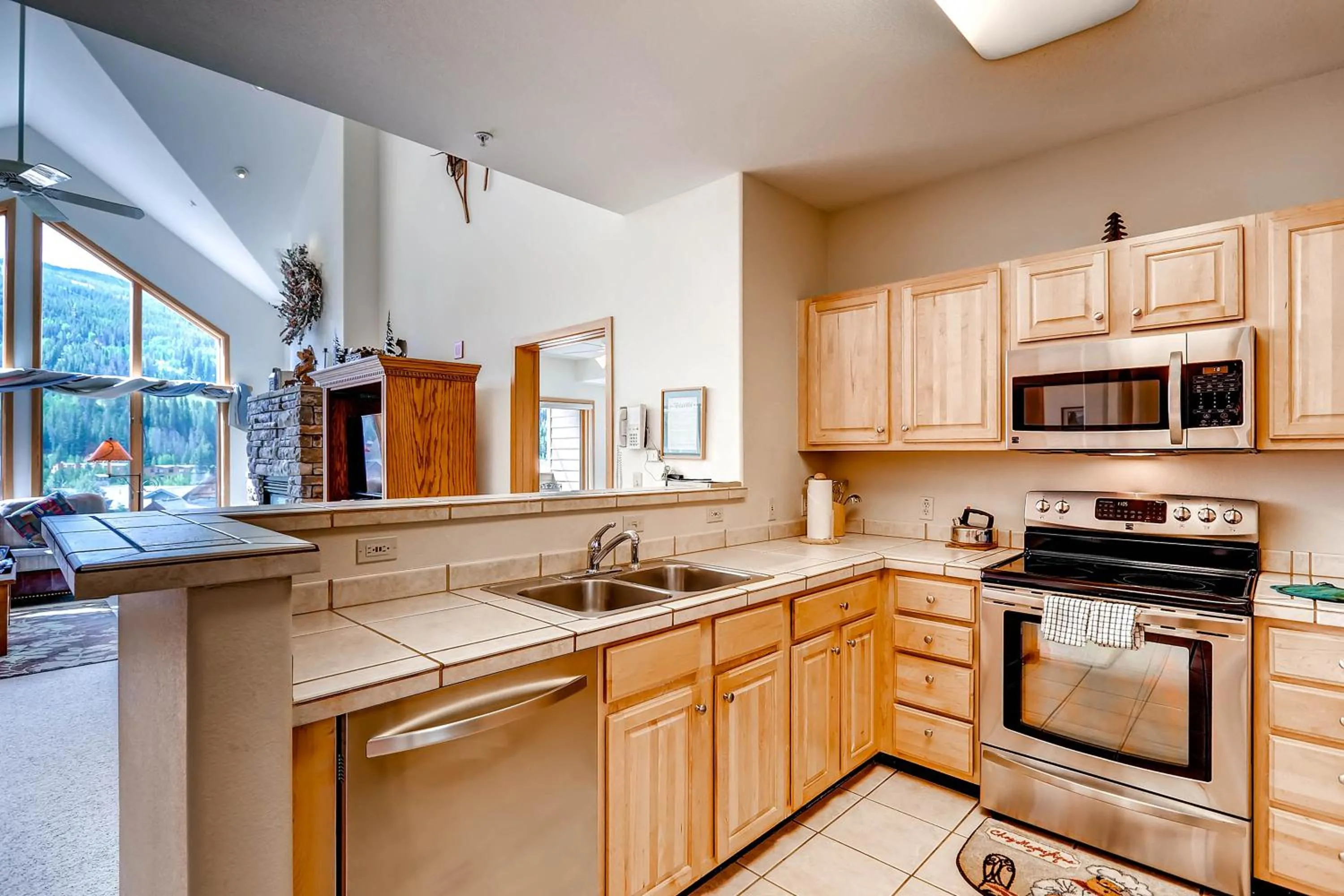 Kitchen or kitchenette in Gateway Mountain Lodge by Keystone Resort