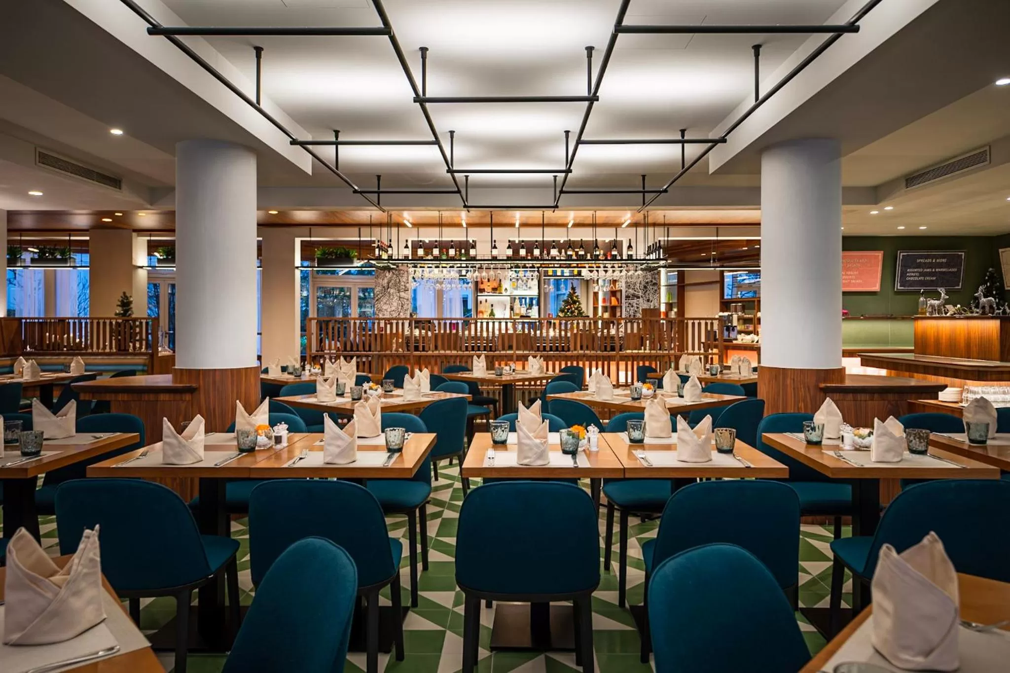 Restaurant/places to eat in Hotel Europa