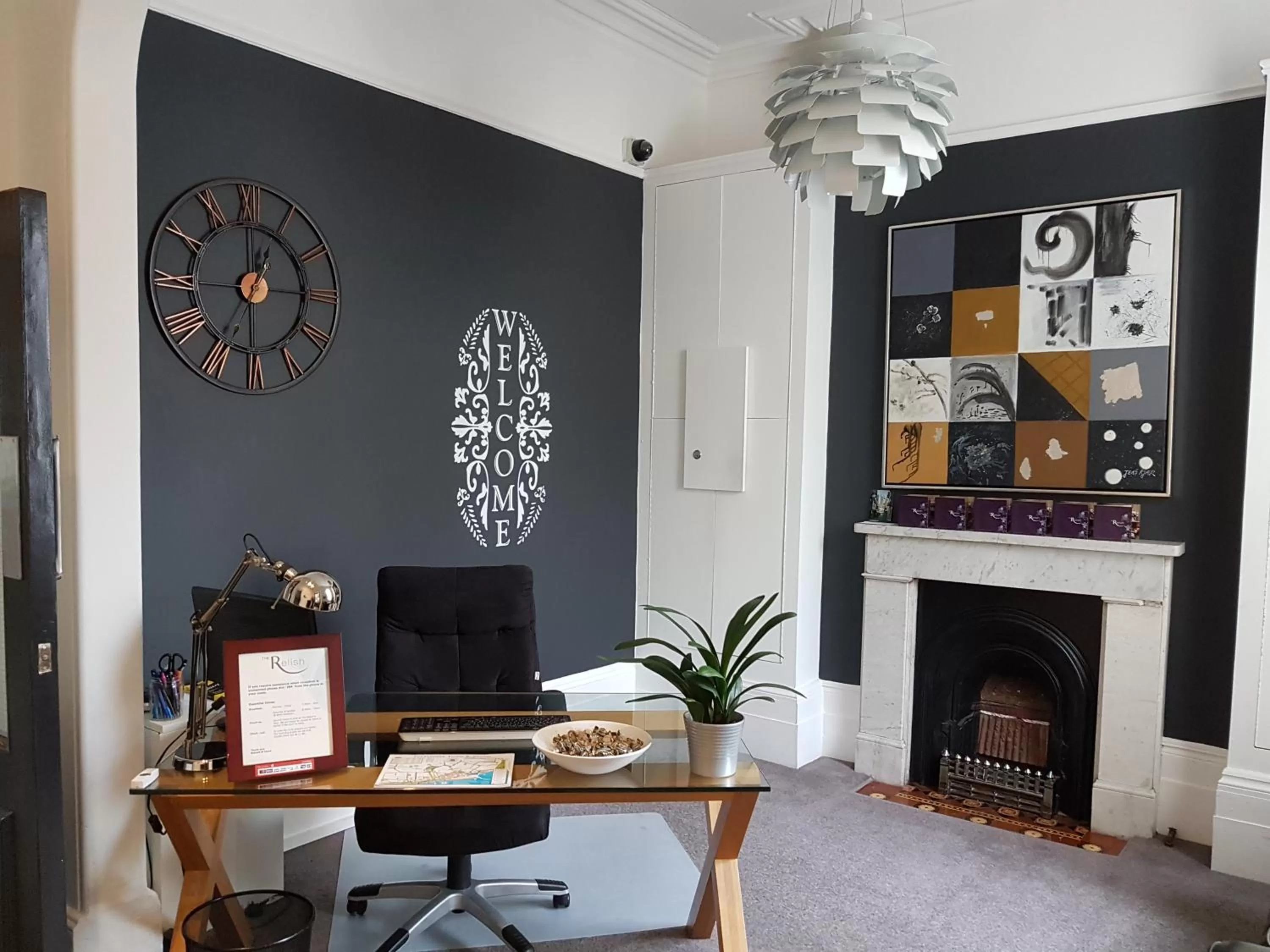 Lobby or reception, TV/Entertainment Center in The Relish