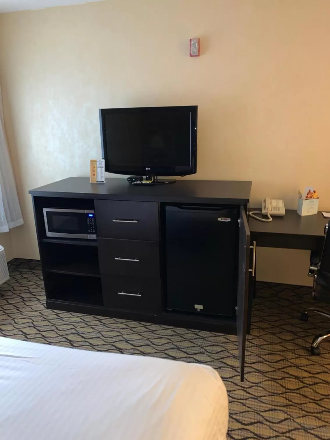 TV and multimedia, Bed in Baymont by Wyndham Bridgeport/Frankenmuth