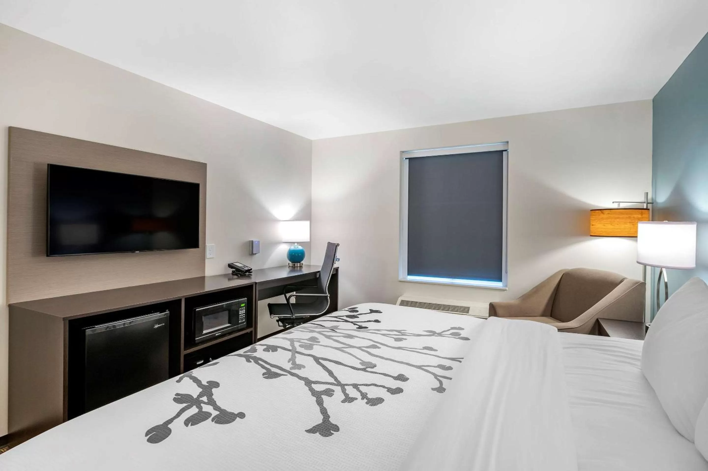 Photo of the whole room, Bed in Sleep Inn