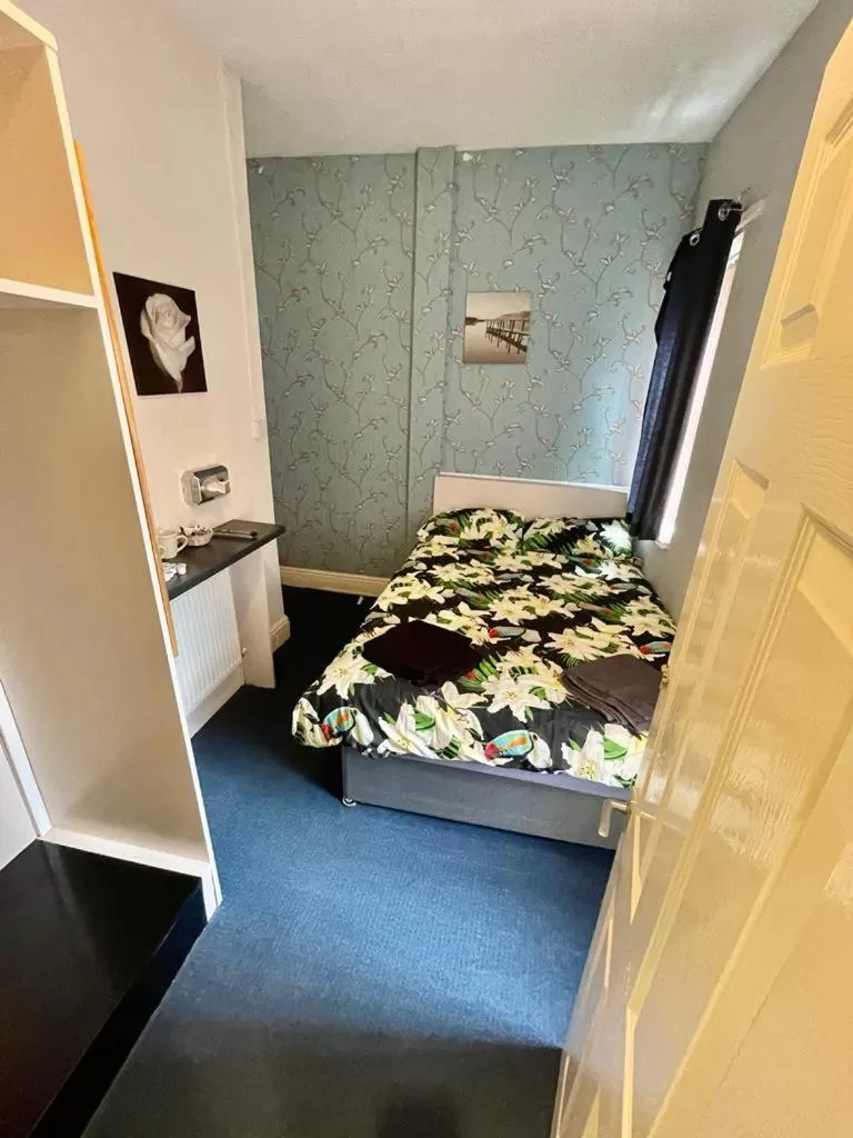 Bed in Hayward Hotel