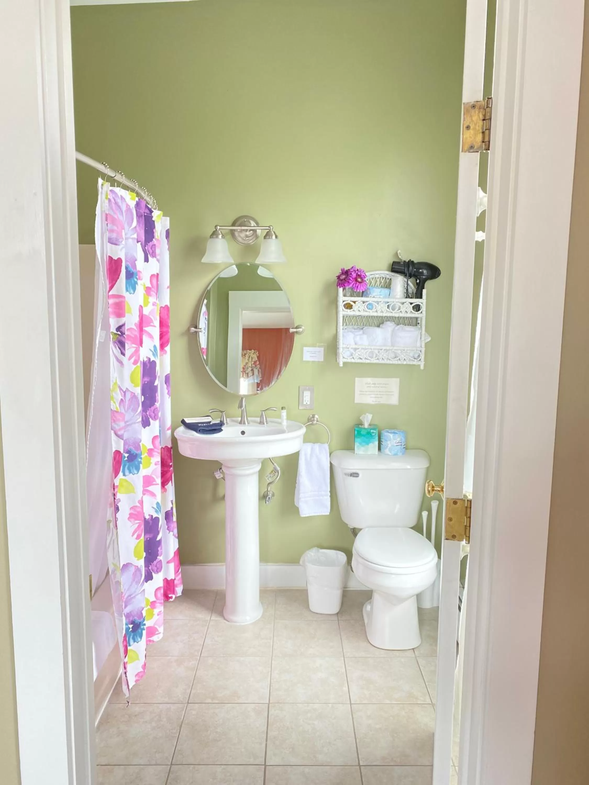 Bathroom in Bristol Suites