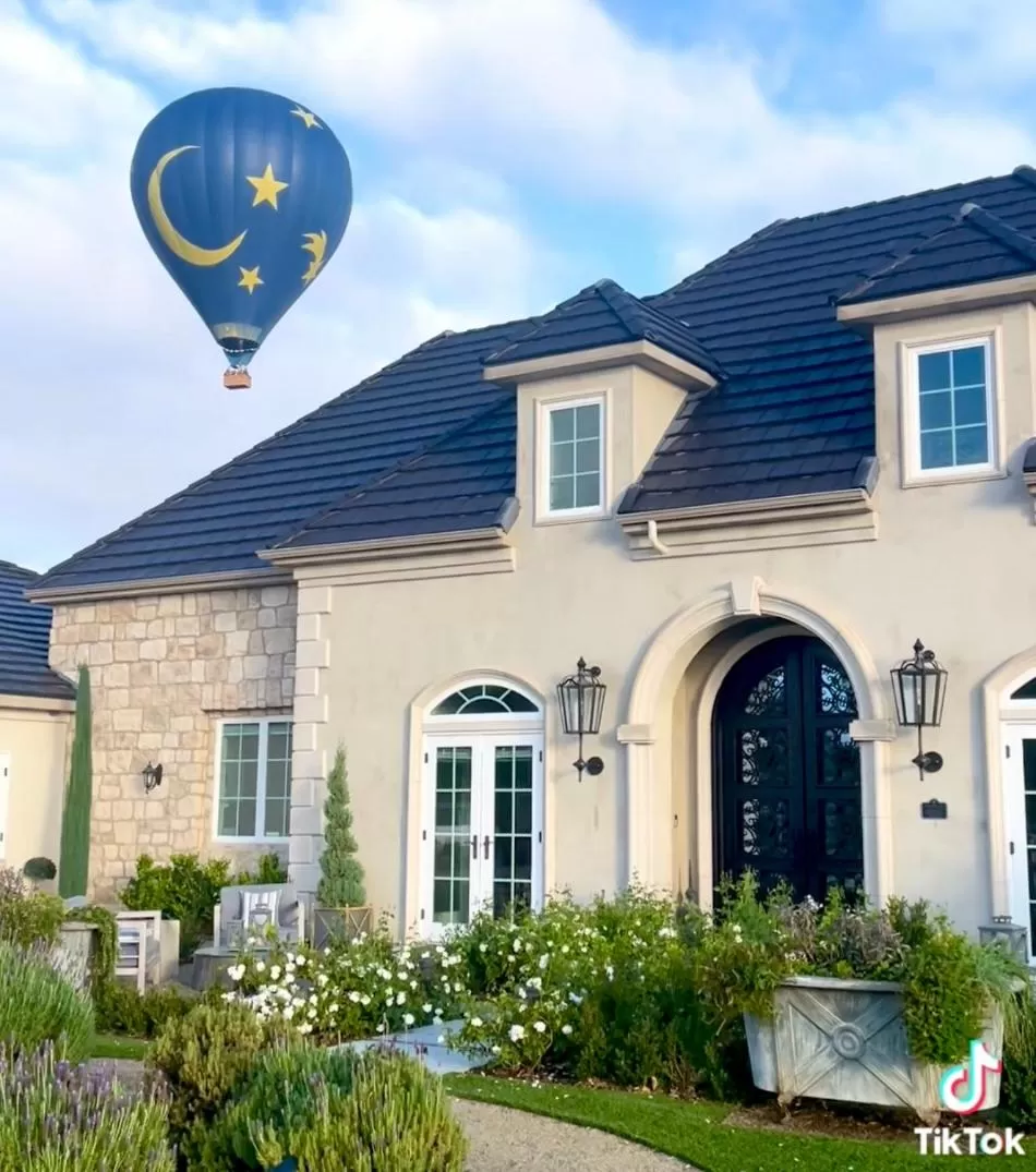 Property building in Domaine Chardonnay