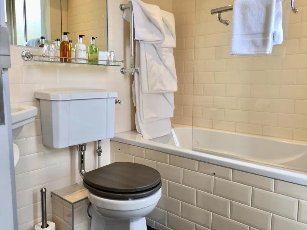 Bathroom in Castle Hotel & Apartments