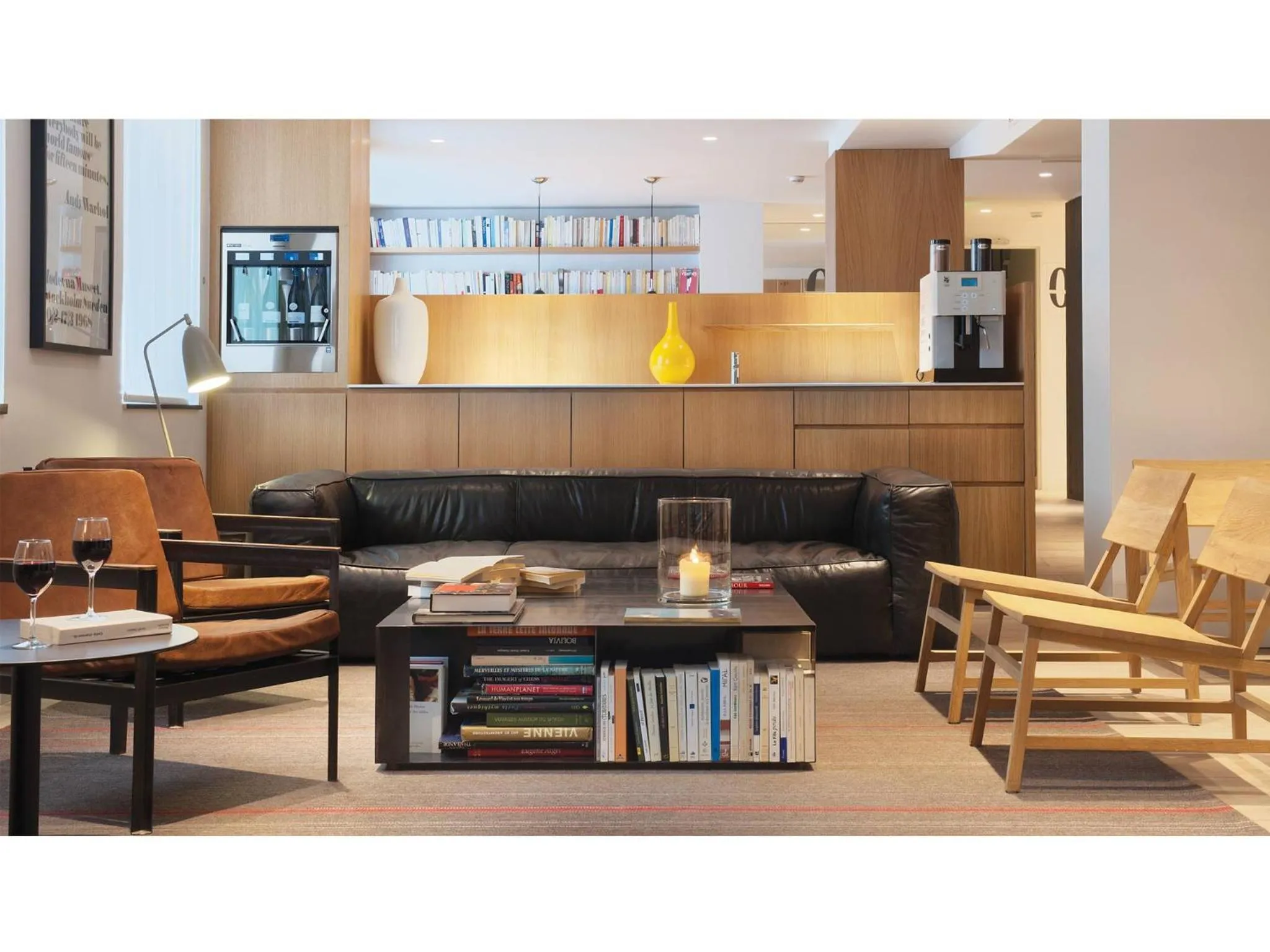 Lobby or reception in 9Hotel Opera