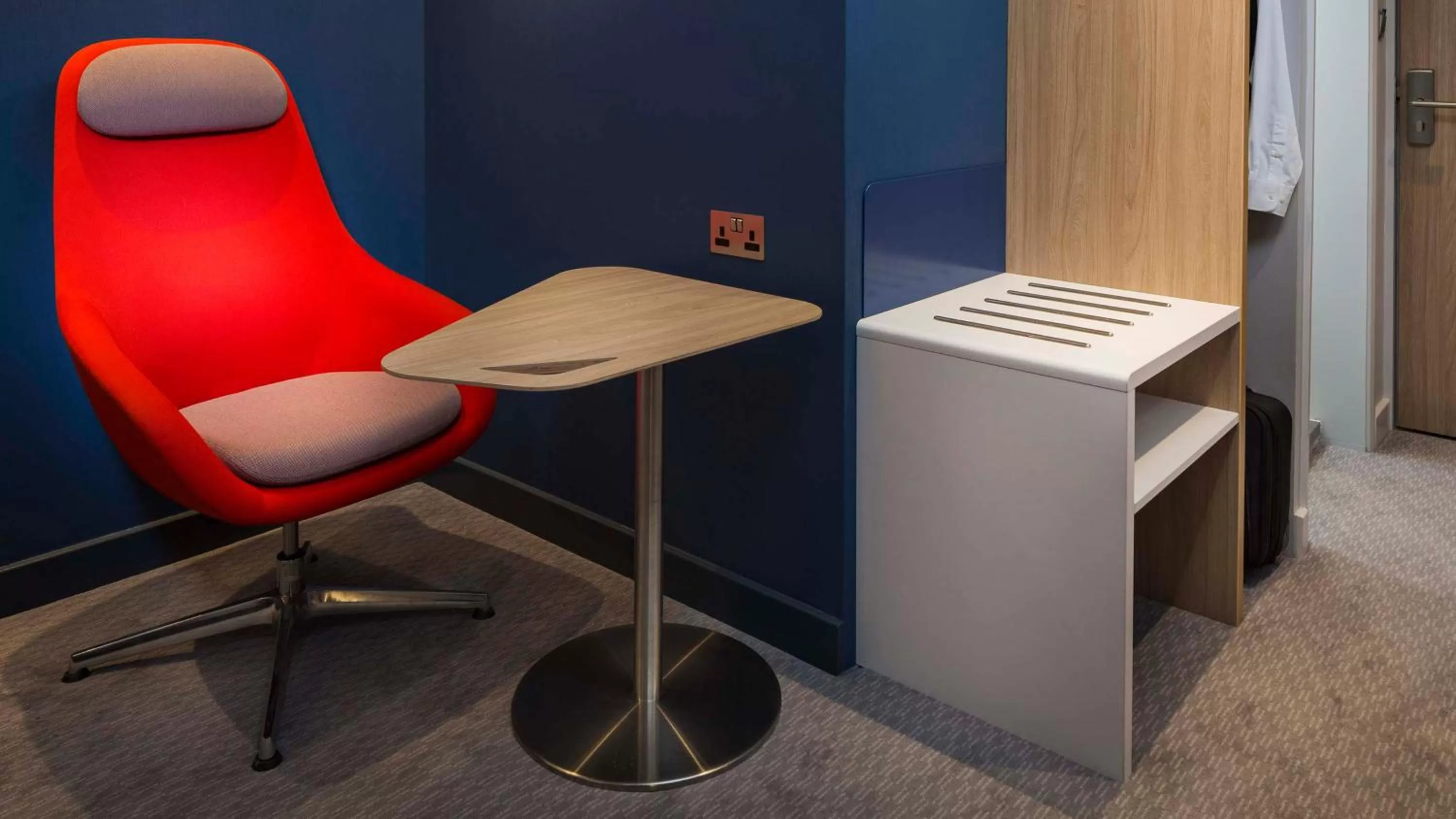 Photo of the whole room in Holiday Inn Express - Manchester - TRAFFORDCITY by IHG