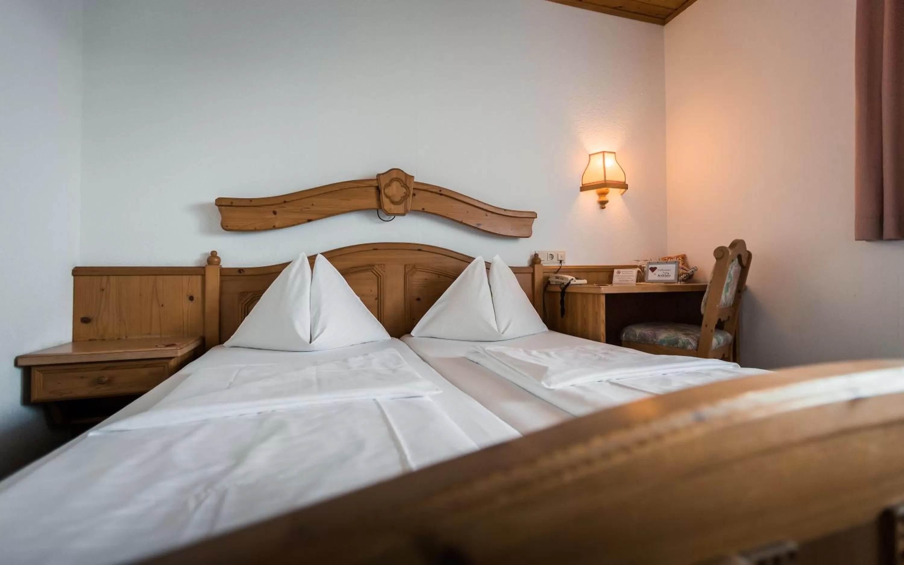 Photo of the whole room, Bed in Hotel Restaurant Schwartz