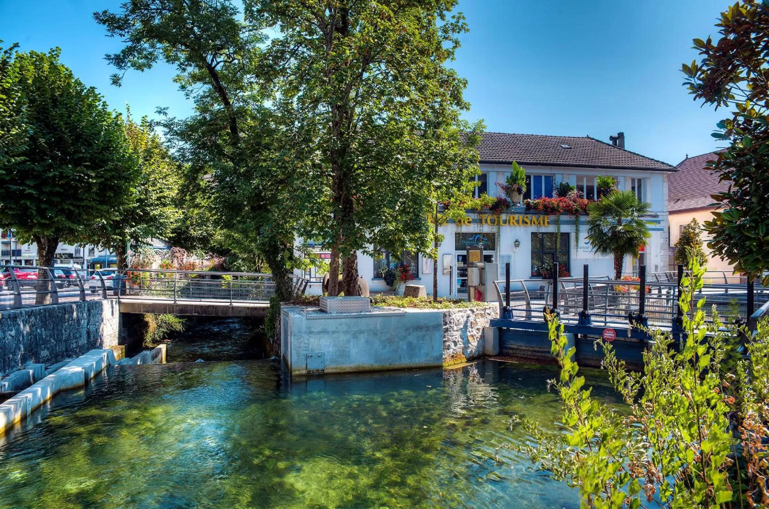 Nearby landmark in Comfort Aparthotel Divonne La Versoix