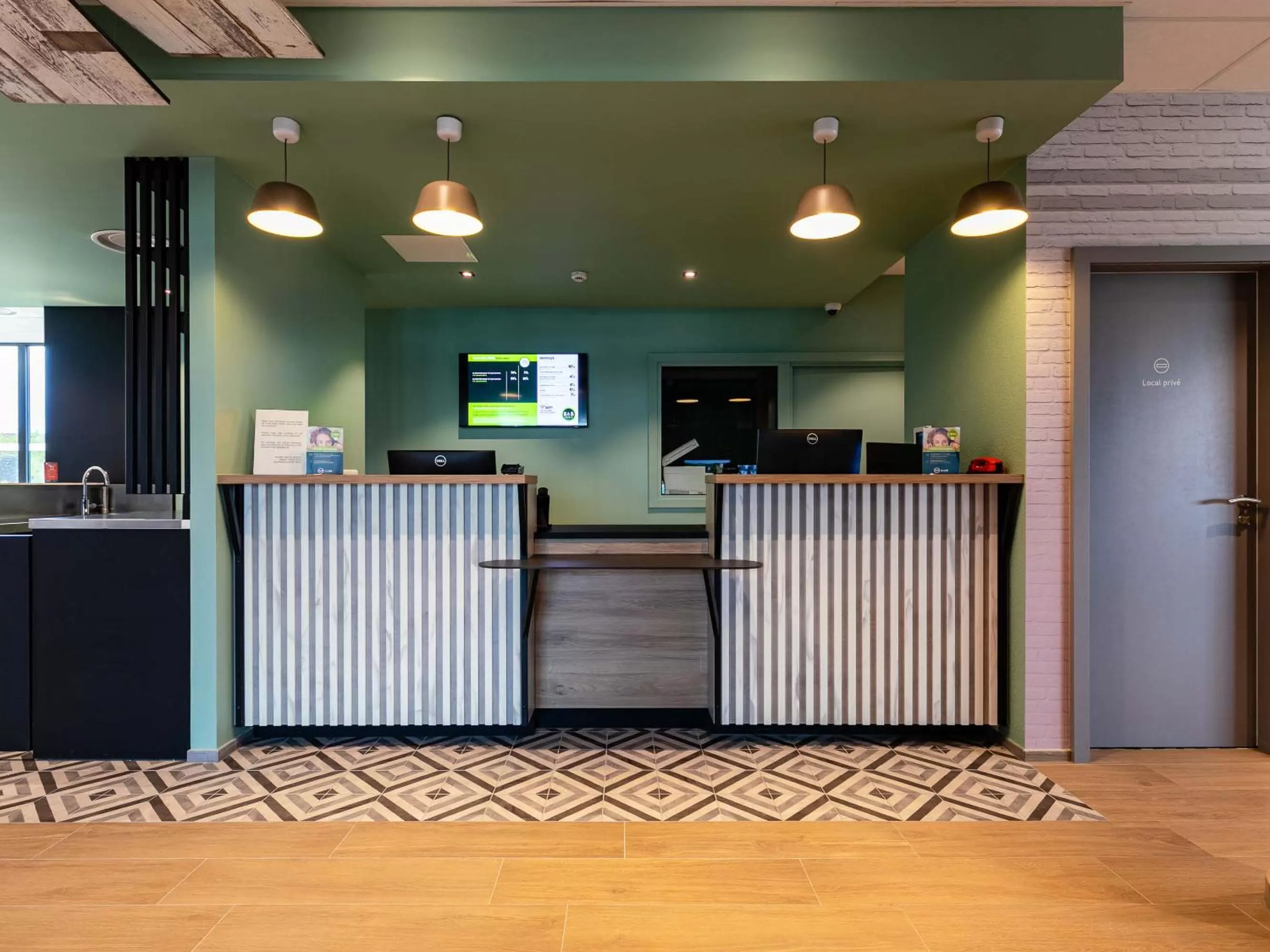 Lobby or reception in B&B HOTEL Sélestat Centre-Alsace