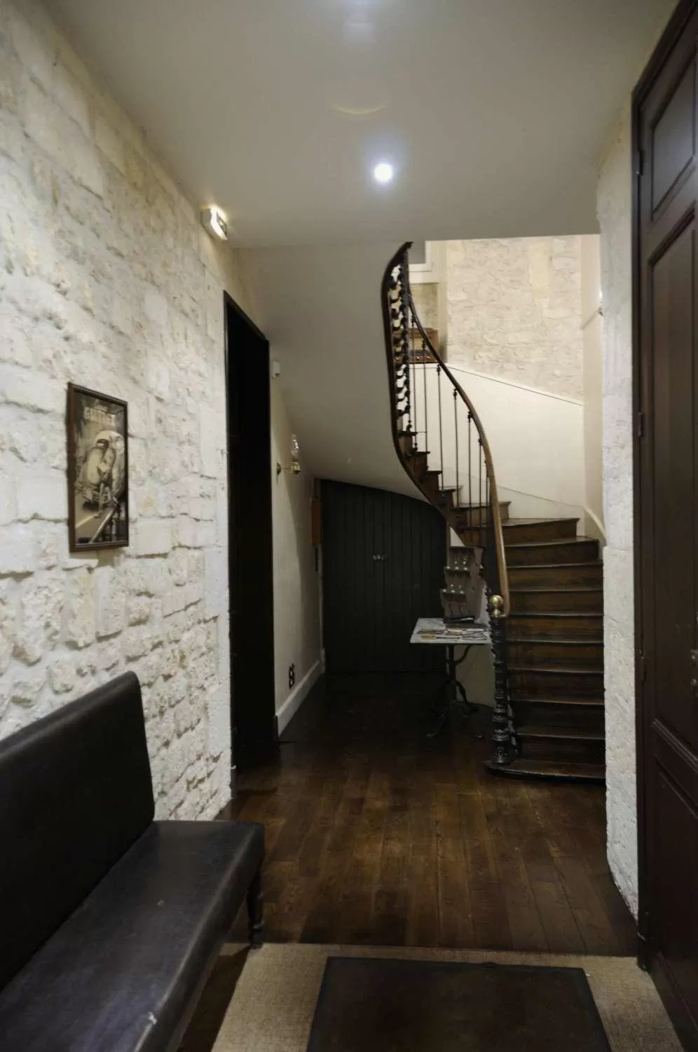 Lobby or reception in Hostellerie du Coq d'Or