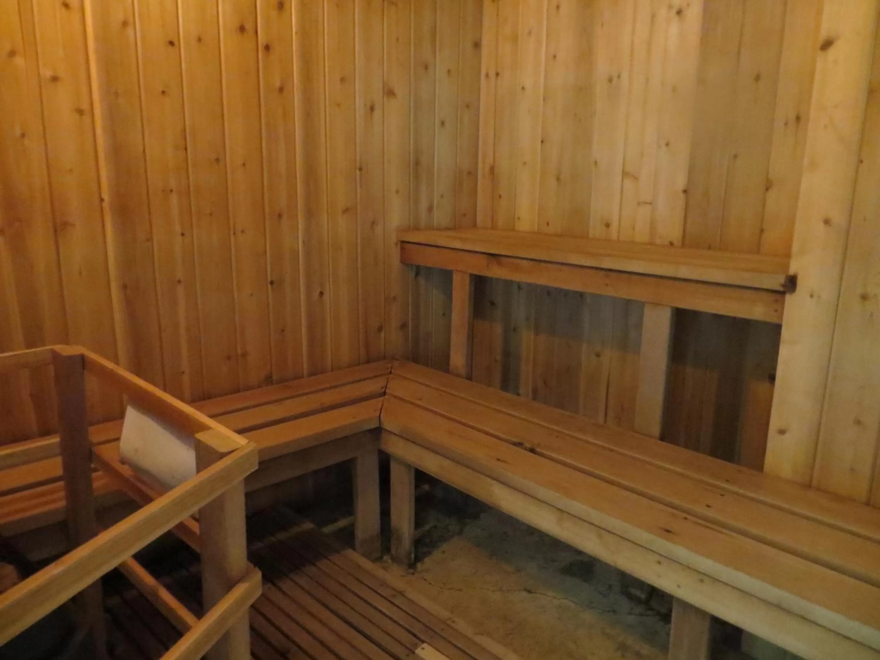 Area and facilities in Waterton Lakes Lodge Resort