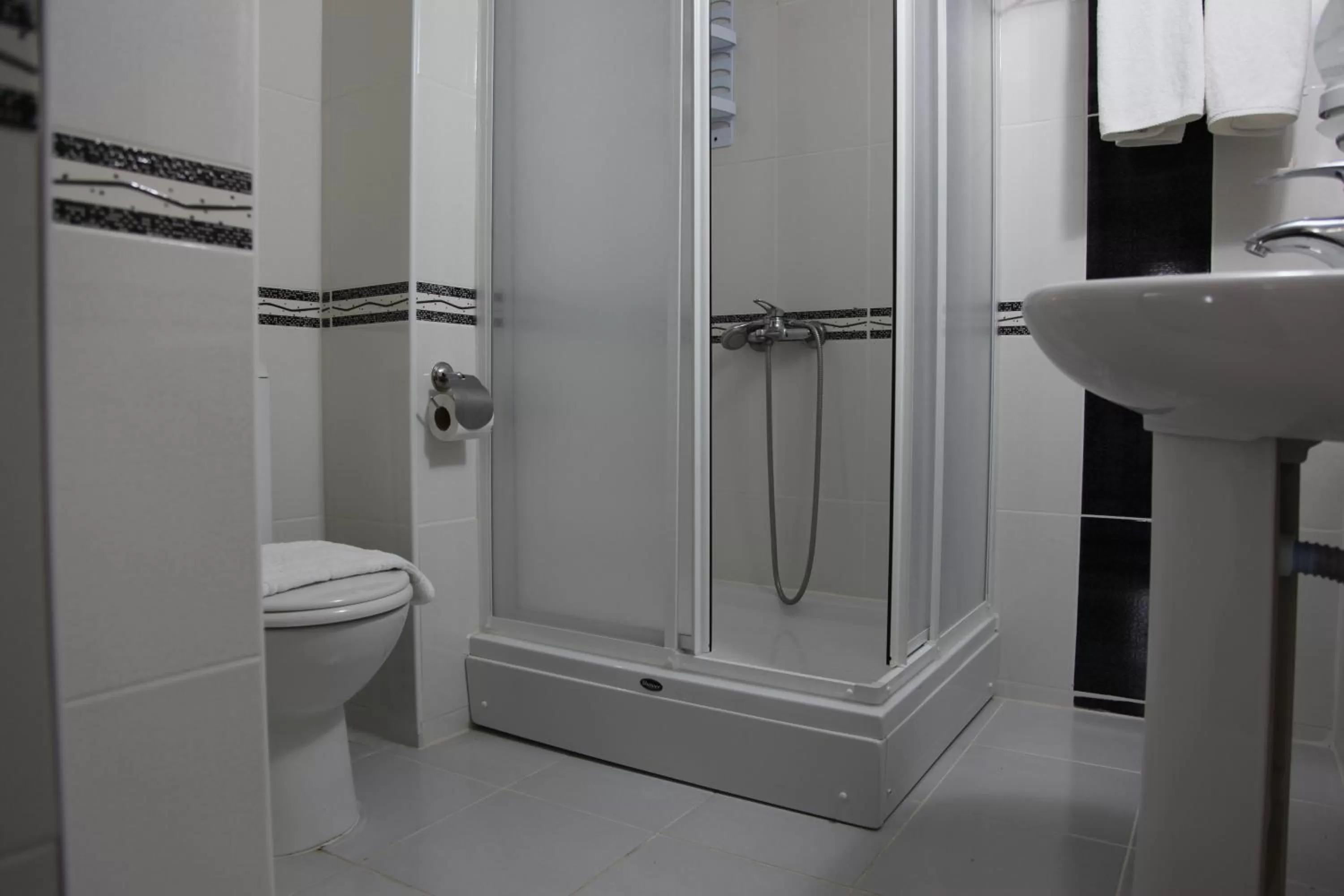 Shower in Hotel Ave Maria