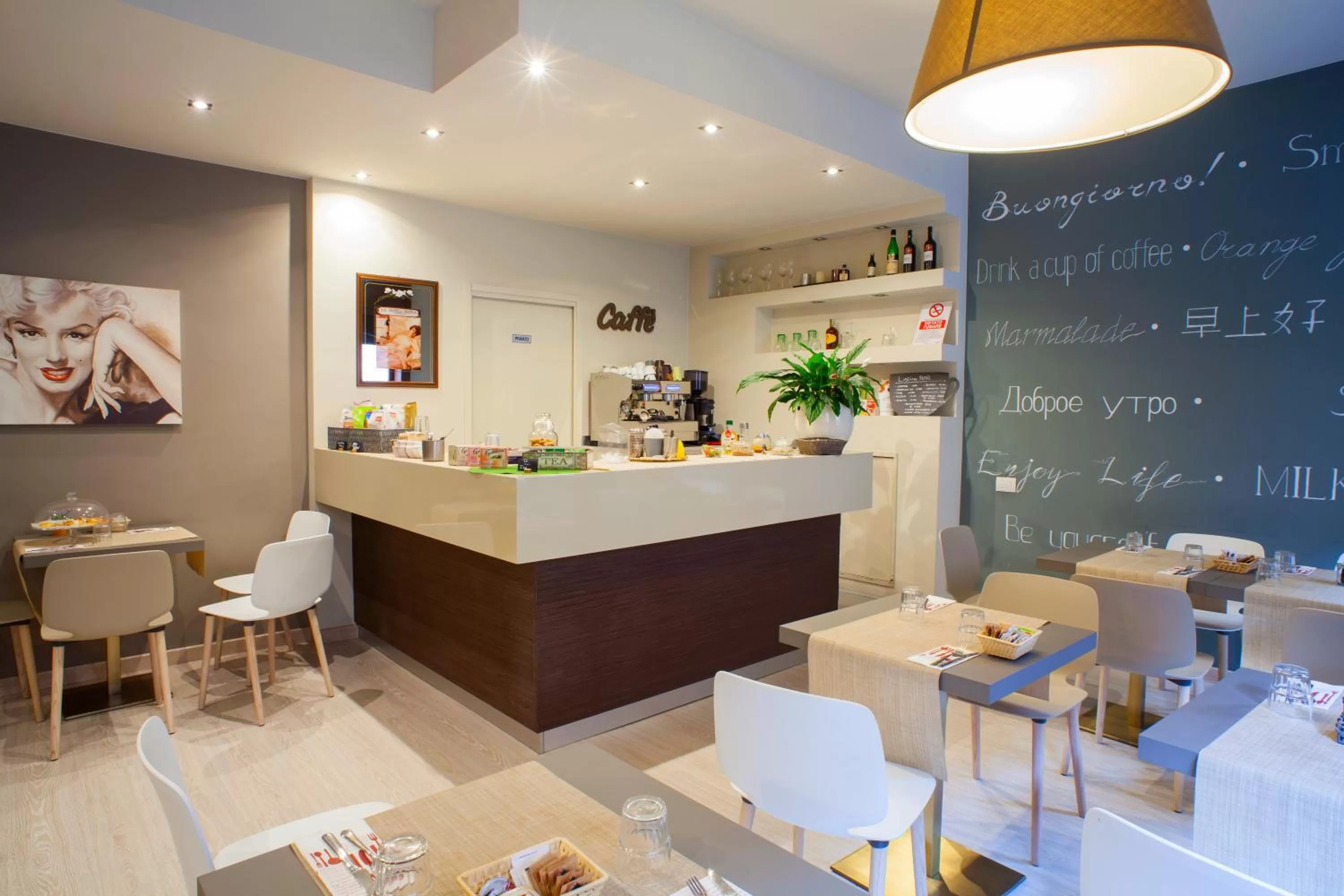 Lounge or bar in Hotel Ares Milano