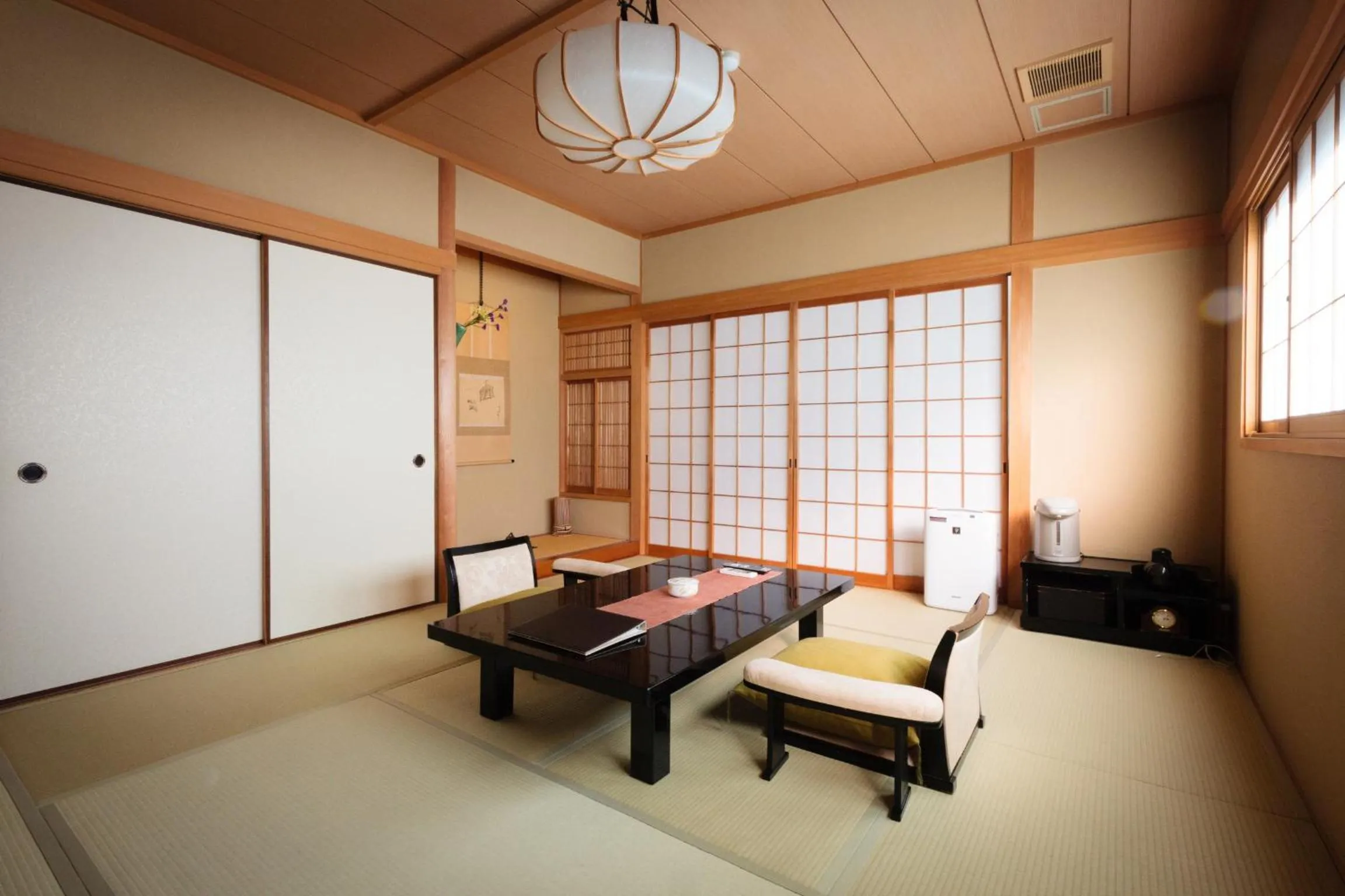 Photo of the whole room in Kyoto Ryokan Kinoe