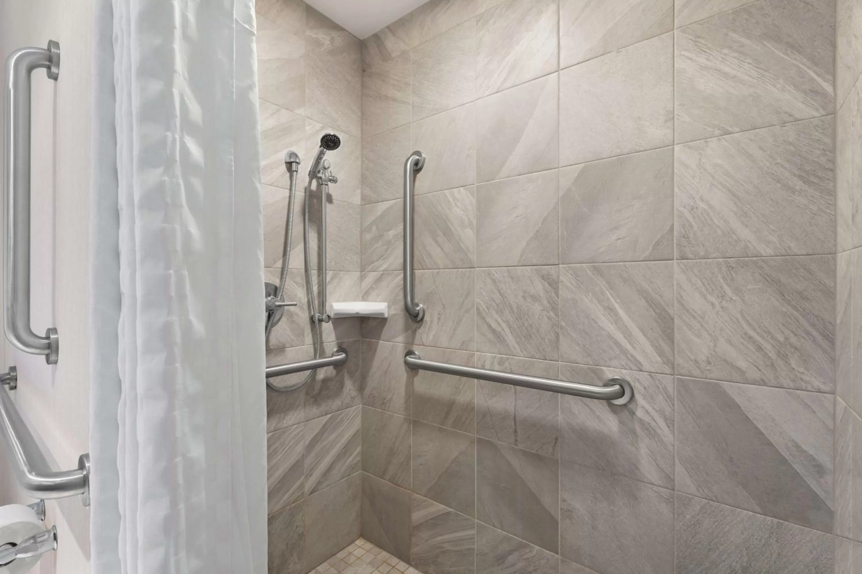 Bathroom in Embassy Suites Charlotte/Ayrsley