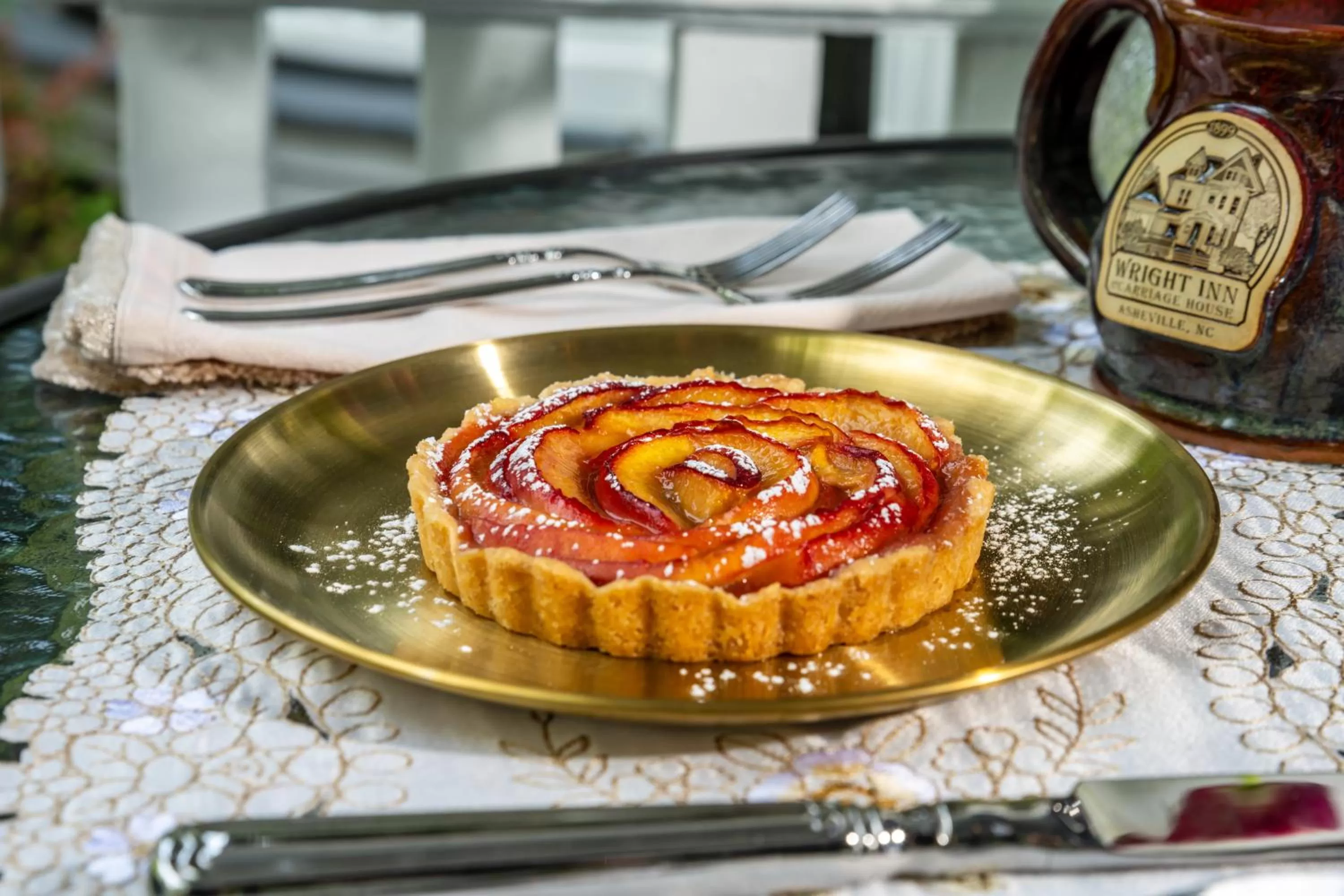 Breakfast in The 1899 Wright Inn & Carriage House