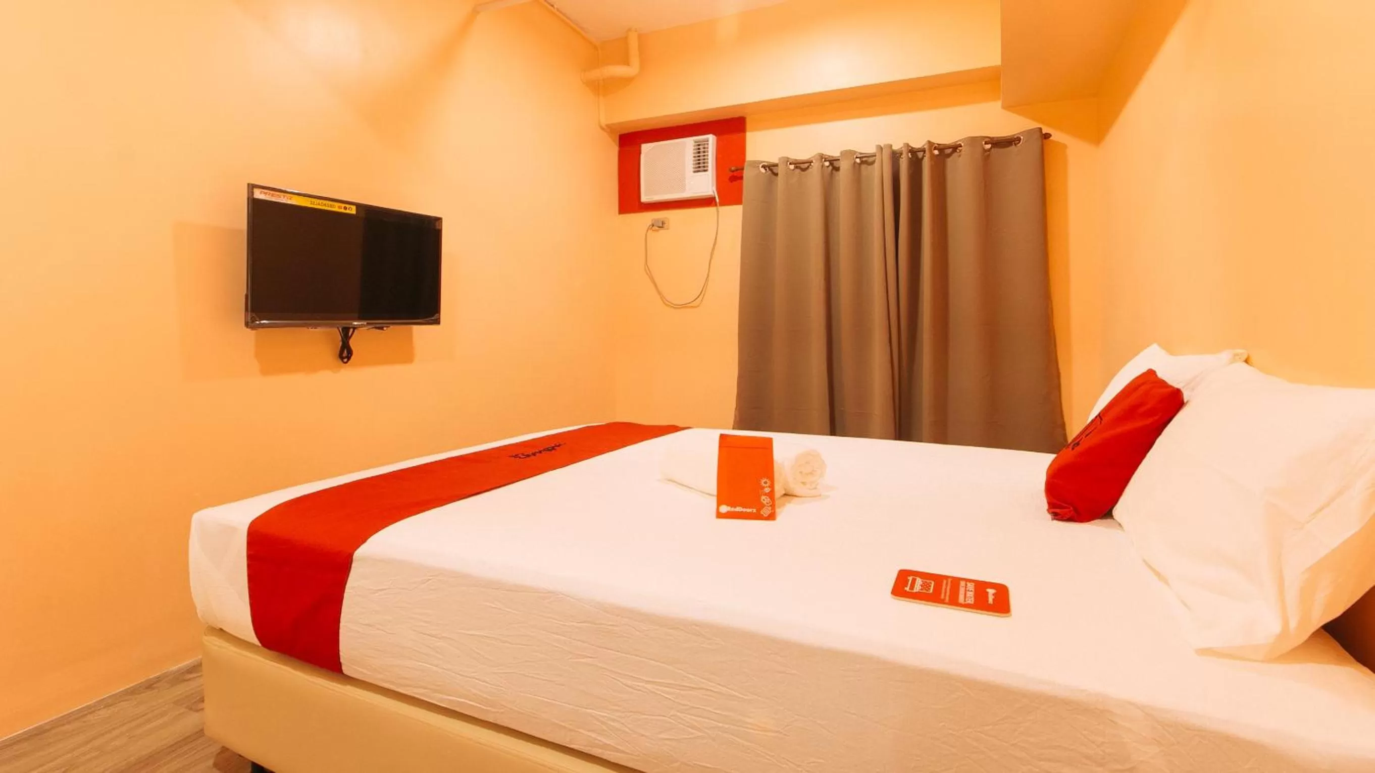 Bed in RedDoorz Plus @ Kaizen Suites Taft Avenue