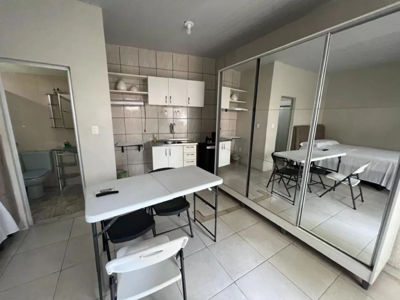 Photo of the whole room, Dining Area in Pousada Hostal Iracema