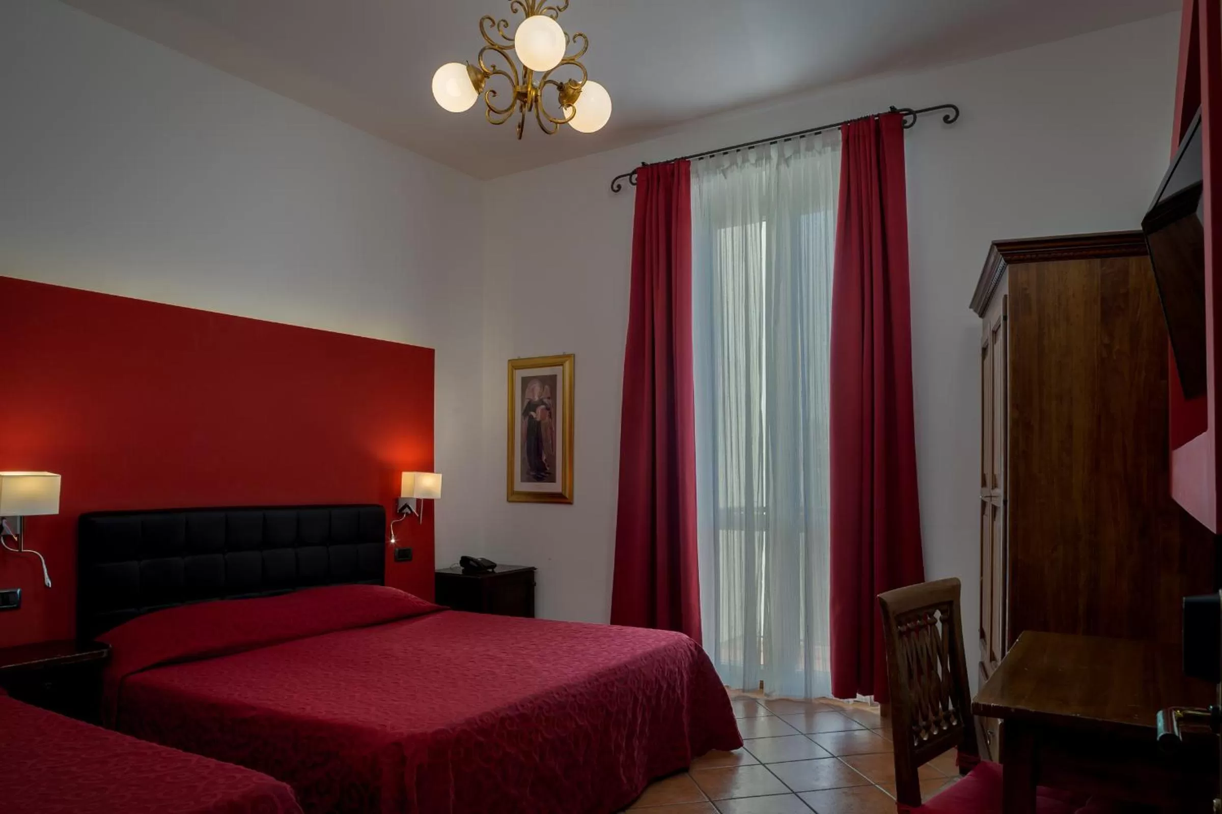 Bed in Hotel Kursaal & Ausonia