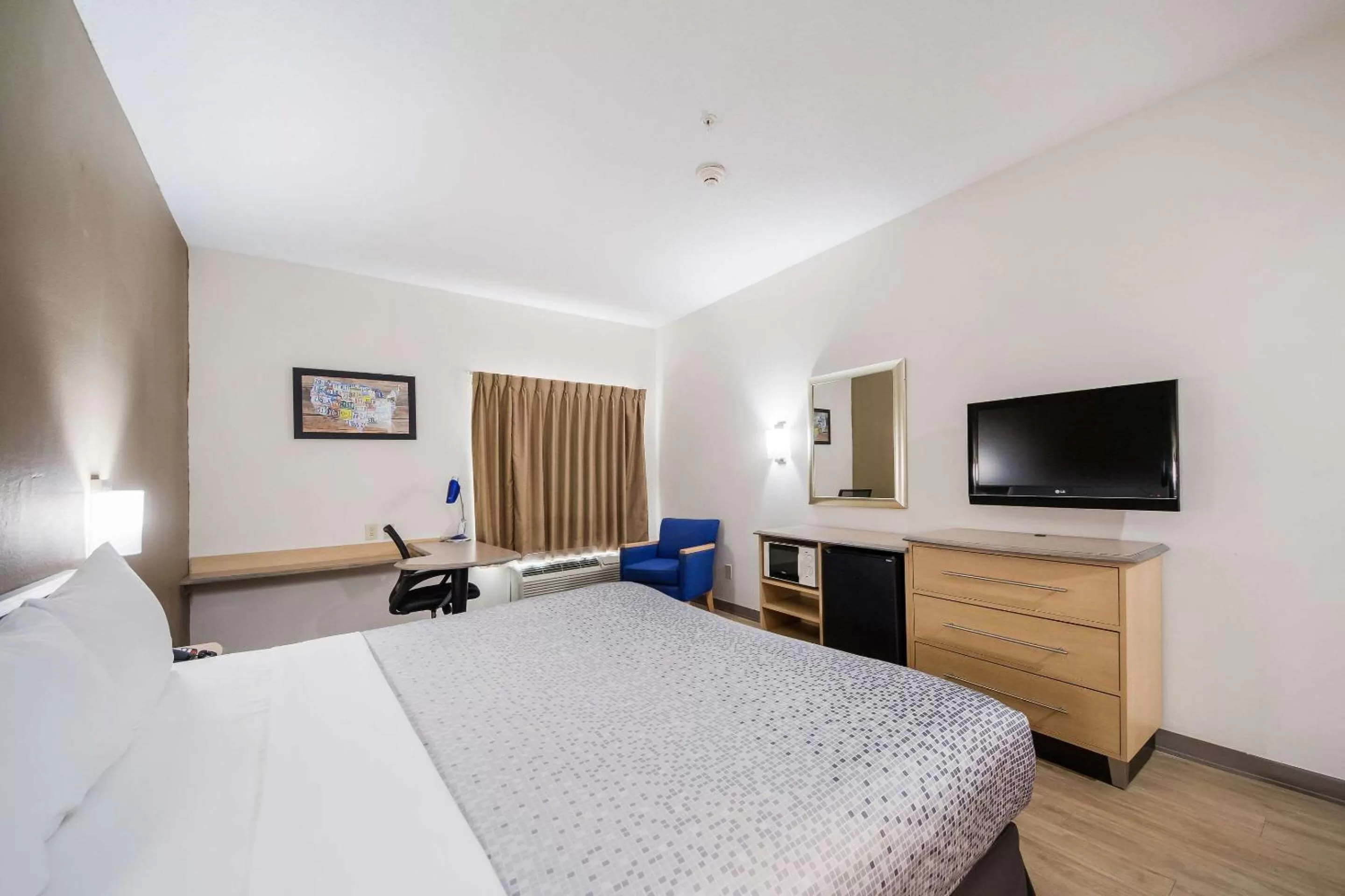 Photo of the whole room in Econo Lodge Laredo