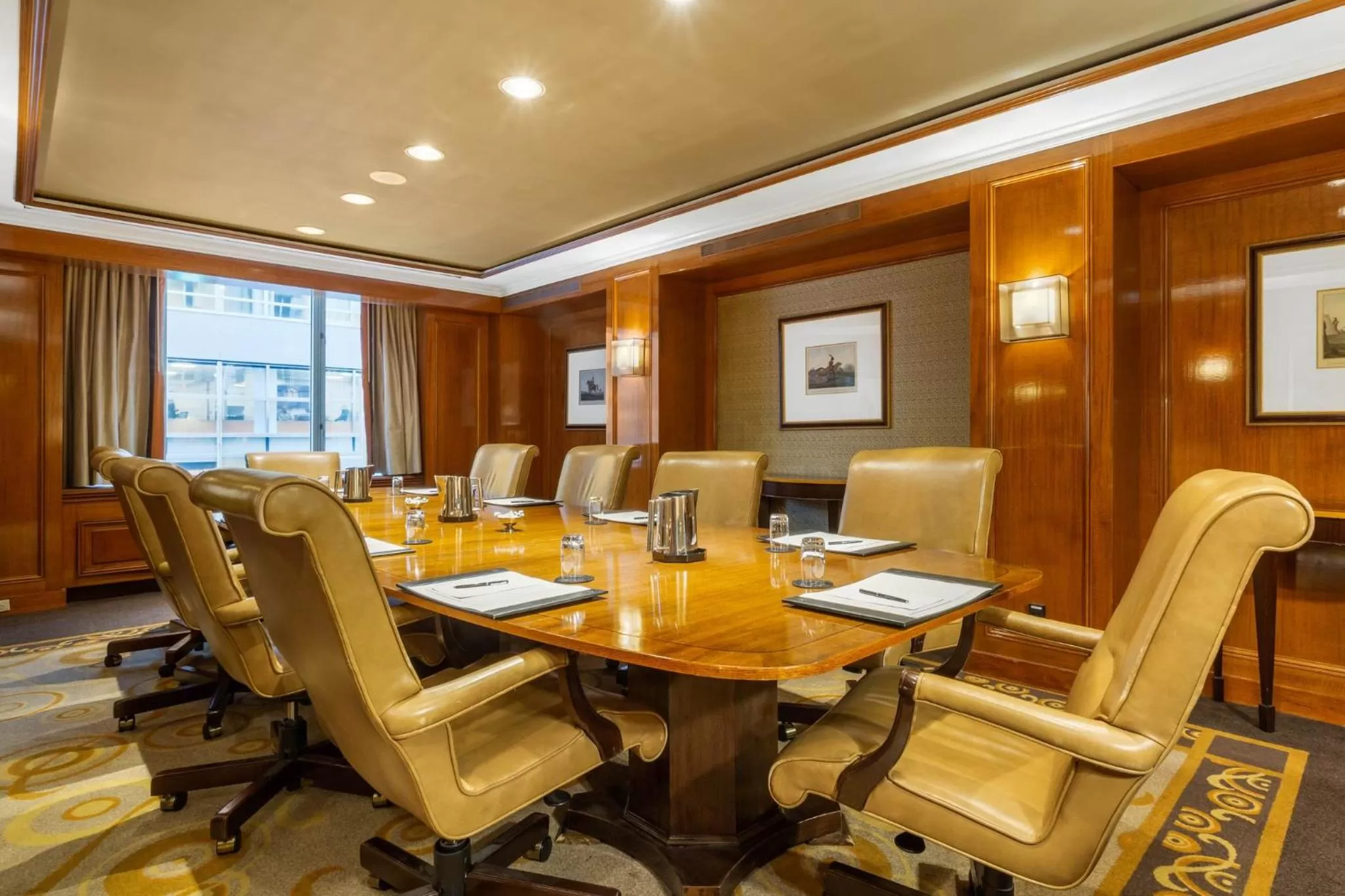 Facade/entrance in Omni Berkshire Place